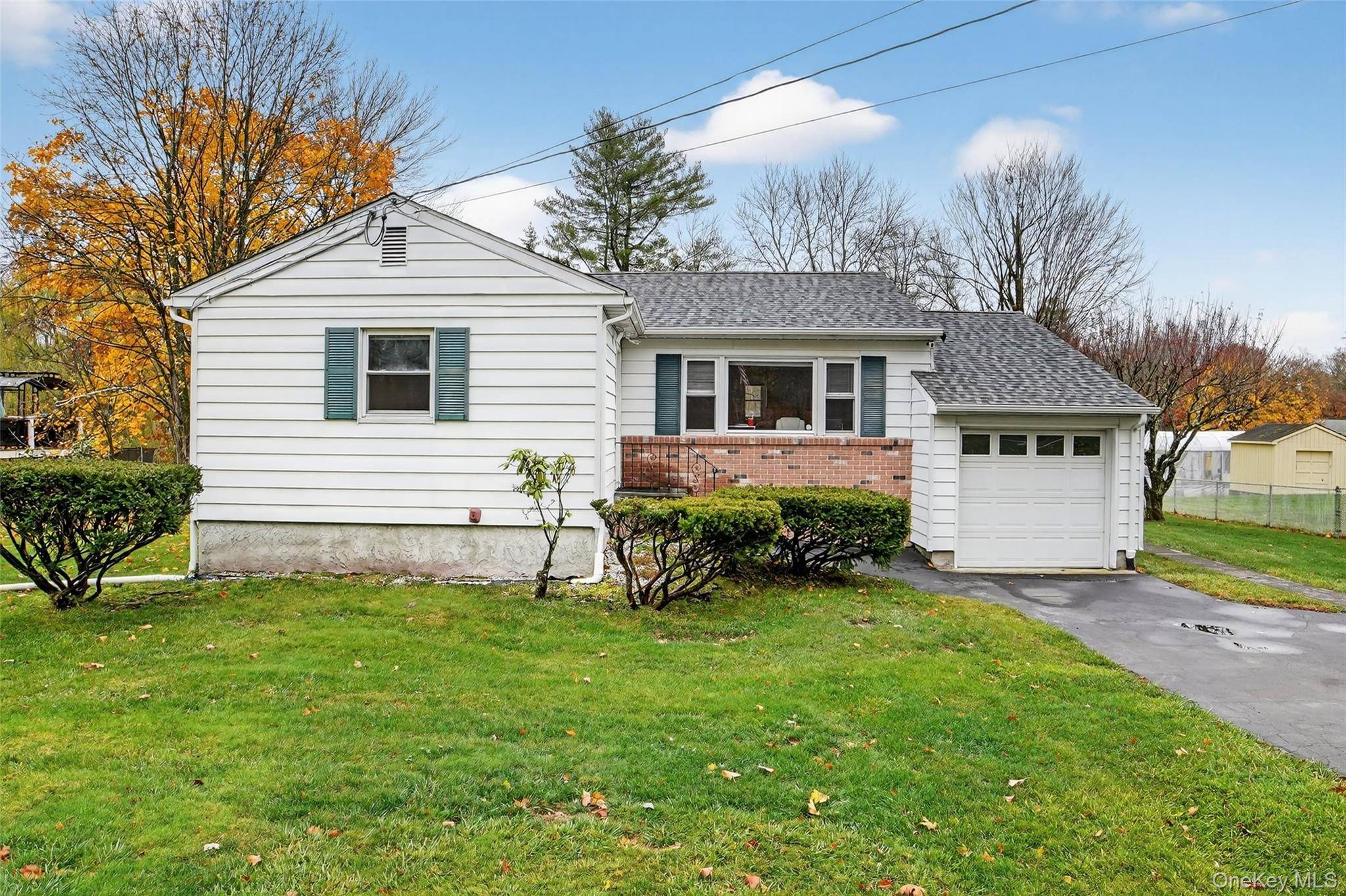 Beautifully maintained rental in the heart of Yorktown Heights !