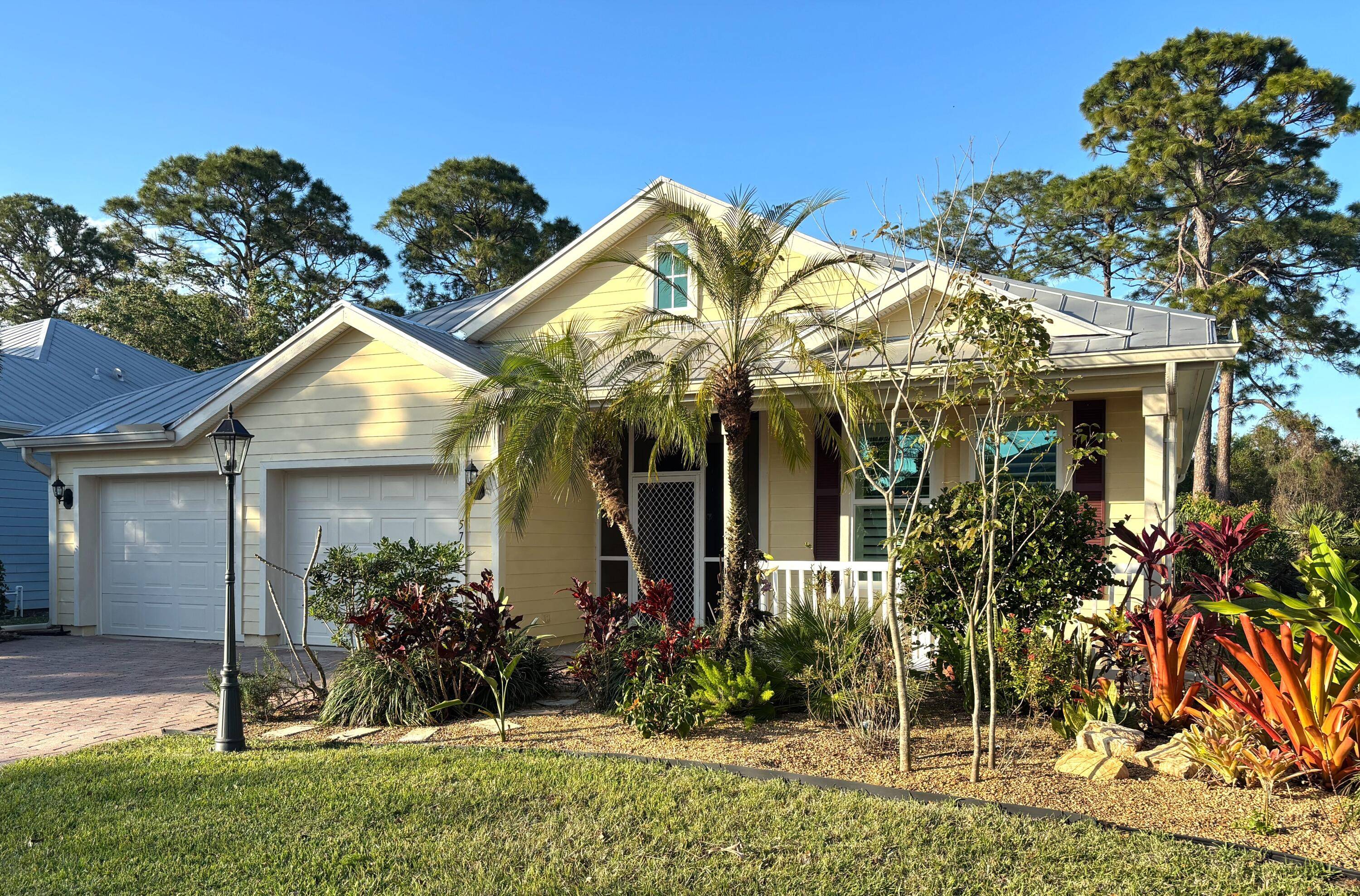 MOTIVATED SELLER ! Nestled in a 300 acre preserve on the St Lucie River, River Place is a well kept secret in Port St Lucie.