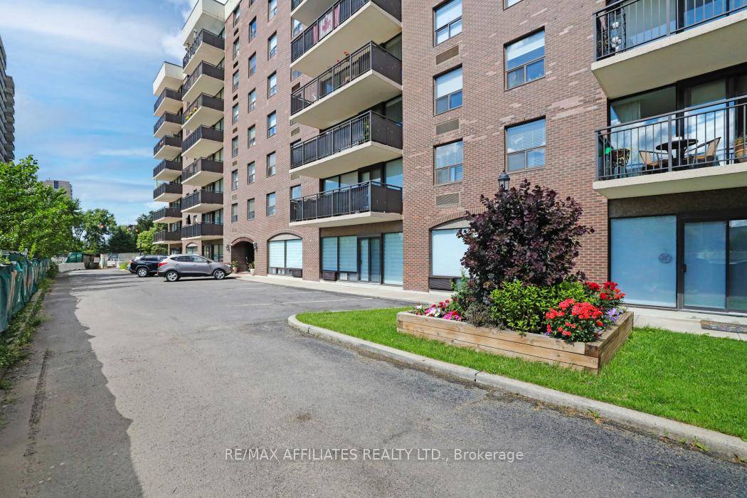 Welcome to this stunning executive 3 bedroom, 2 bathroom condo, perfectly blending comfort, style, and functionality.
