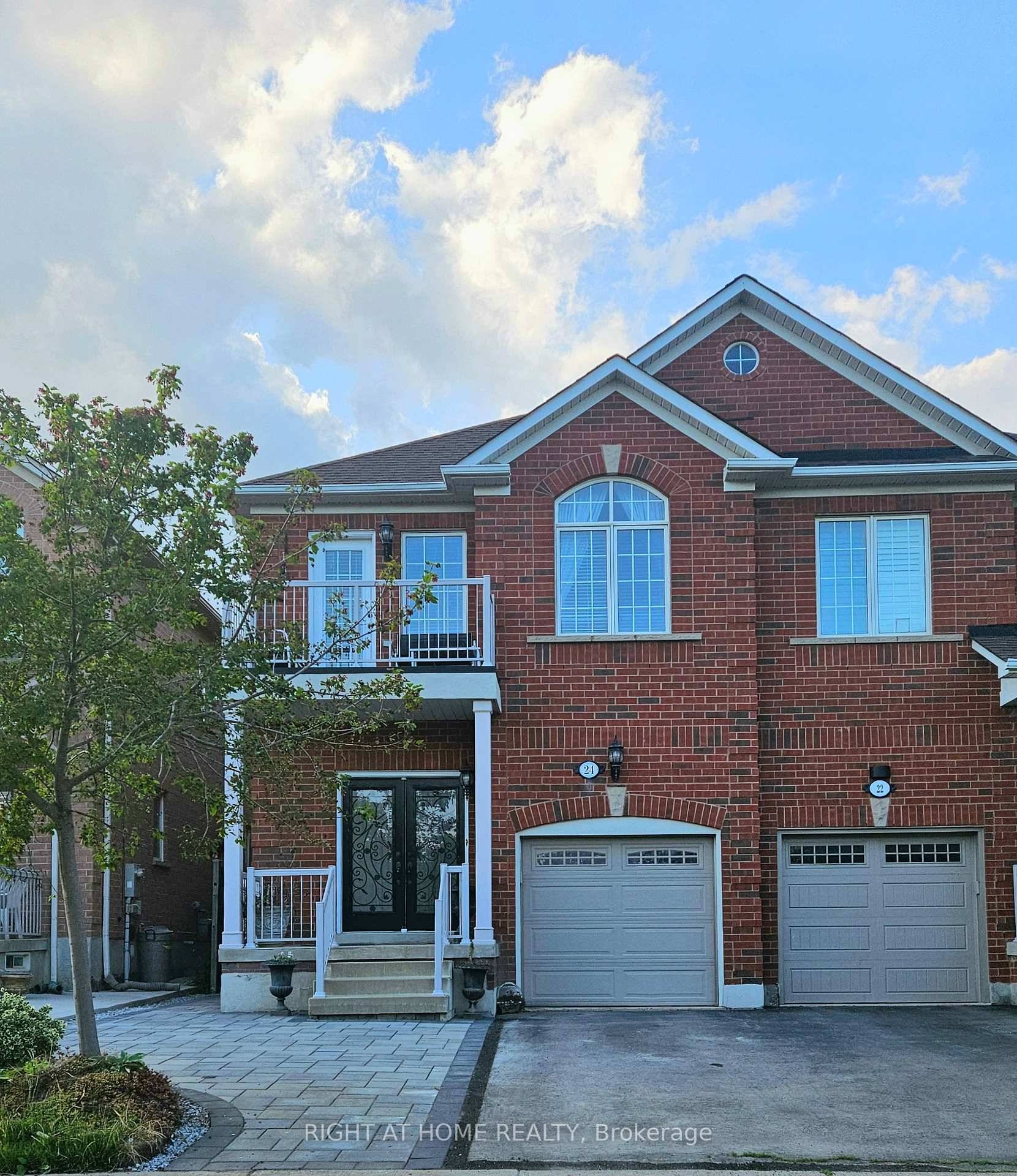 Amazing Location In The Desirable Vellore Village Community.
