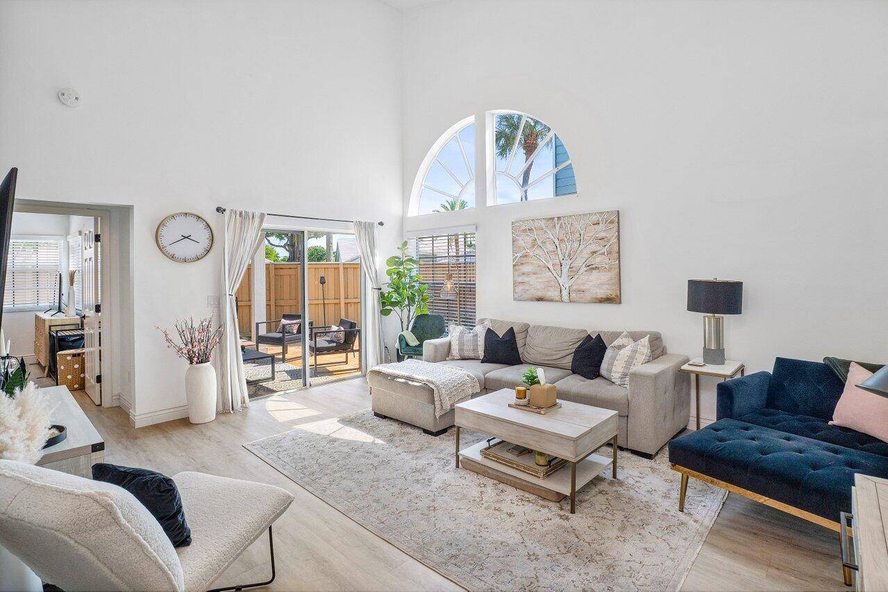 Sophisticated Living in East Boca Welcomes You !