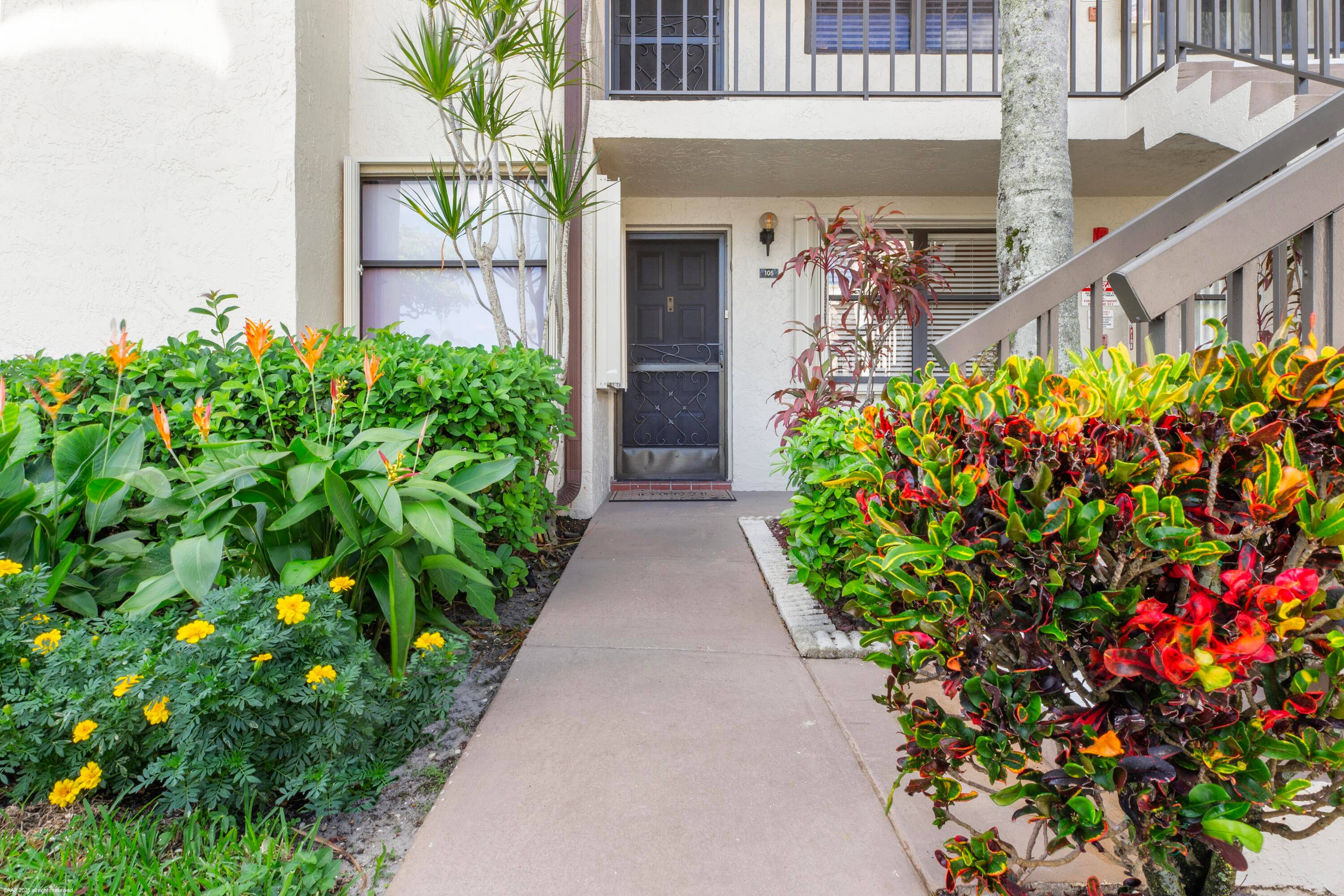 First floor condo unit located within walking distance to the satellite pool.