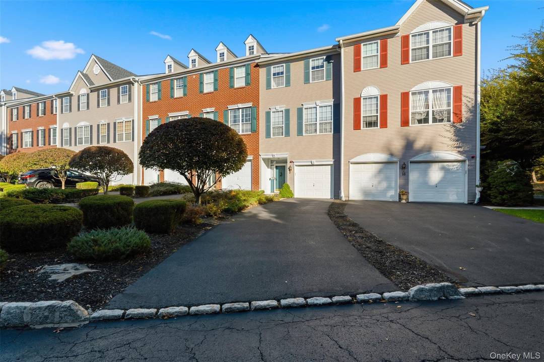 fully available 11 28Welcome to Amber Fields, where comfort and convenience come together in this spacious three story townhome.