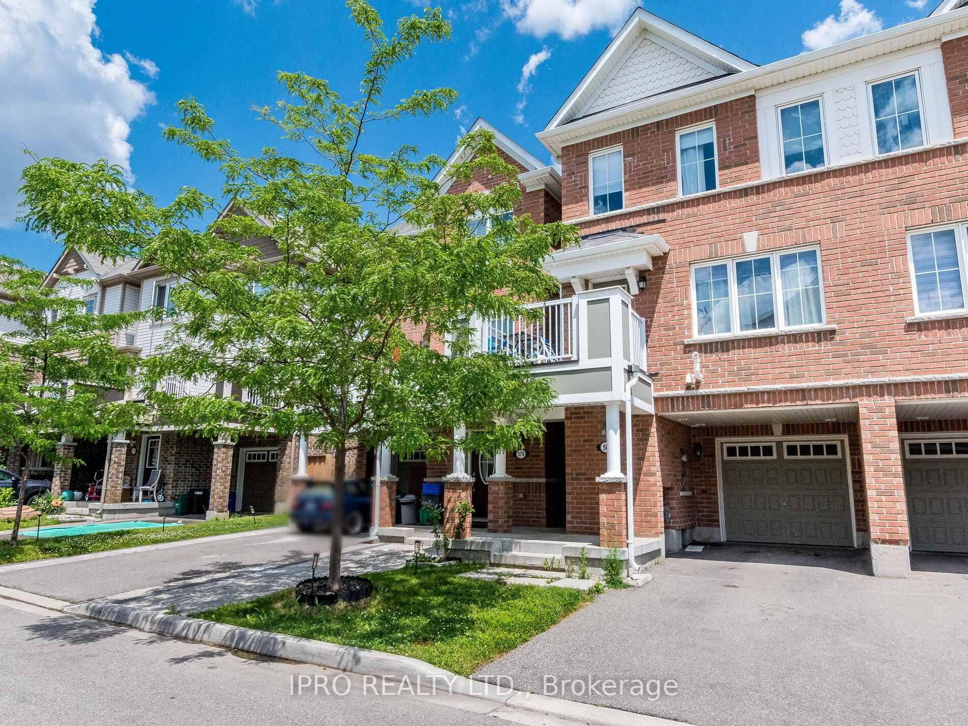 Fully Freehold No maintenance fees or POTL fees 3Br Townhouse In Milton's Desirable ClarkeCommunity.