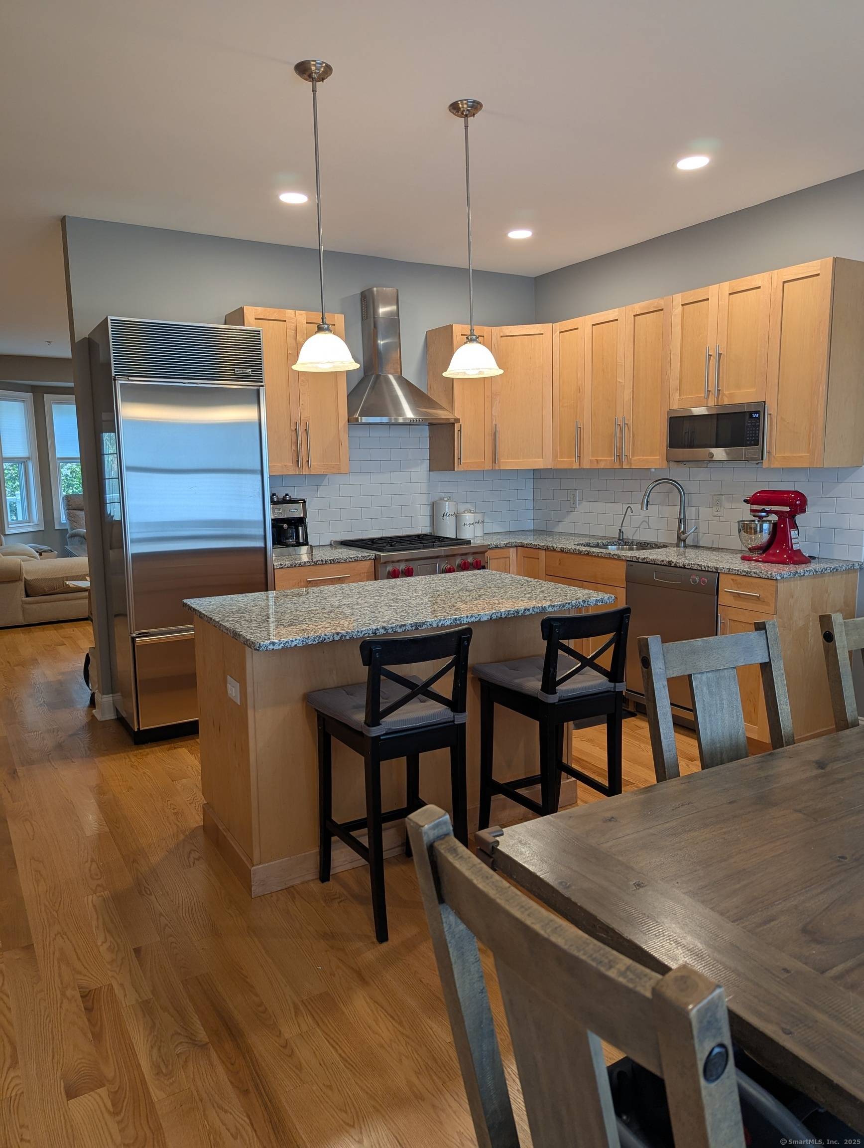 Modern Townhome Minutes from Downtown Stamford Welcome to this recently renovated beautiful townhome in a quiet 12 unit community.