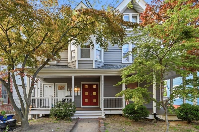 Welcome to 29 Western Ave, a beautifully renovated 3 bedroom, 2 bath townhouse offering move in ready, low maintenance living in a convenient location close to downtown, shopping, dining, and ...