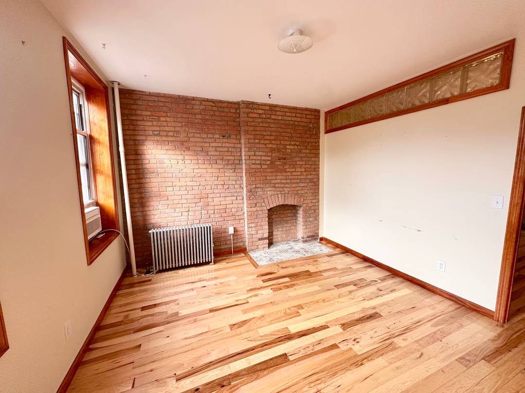 Sun Drenched 2 Bedroom 2 Dens in Columbia Waterfront District !