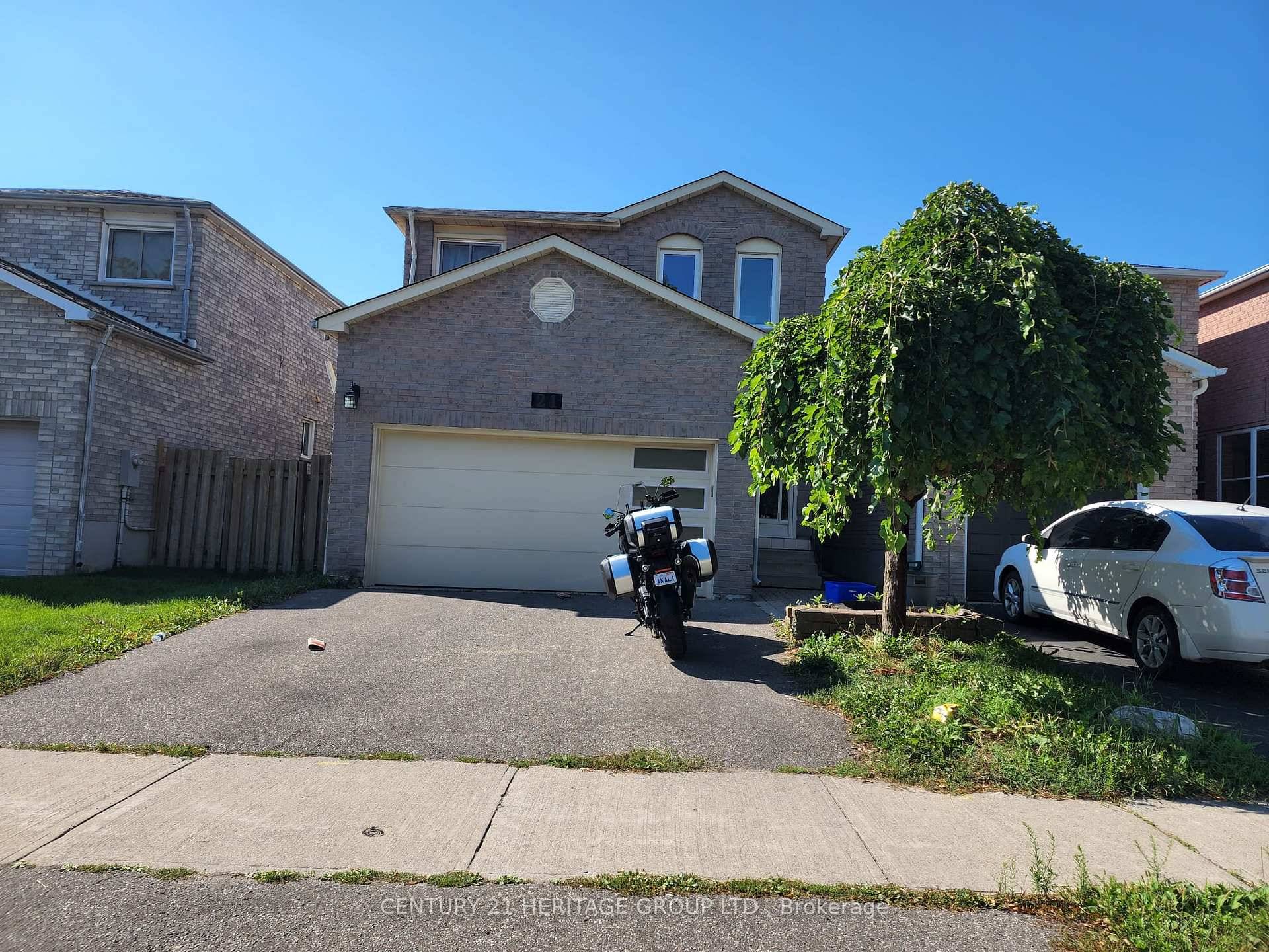 Near the intersection of Middlefield and Steeles, Close to public transit both York Region and TTC, groceries and many amenities in a great neighbourhood, within walking distance.