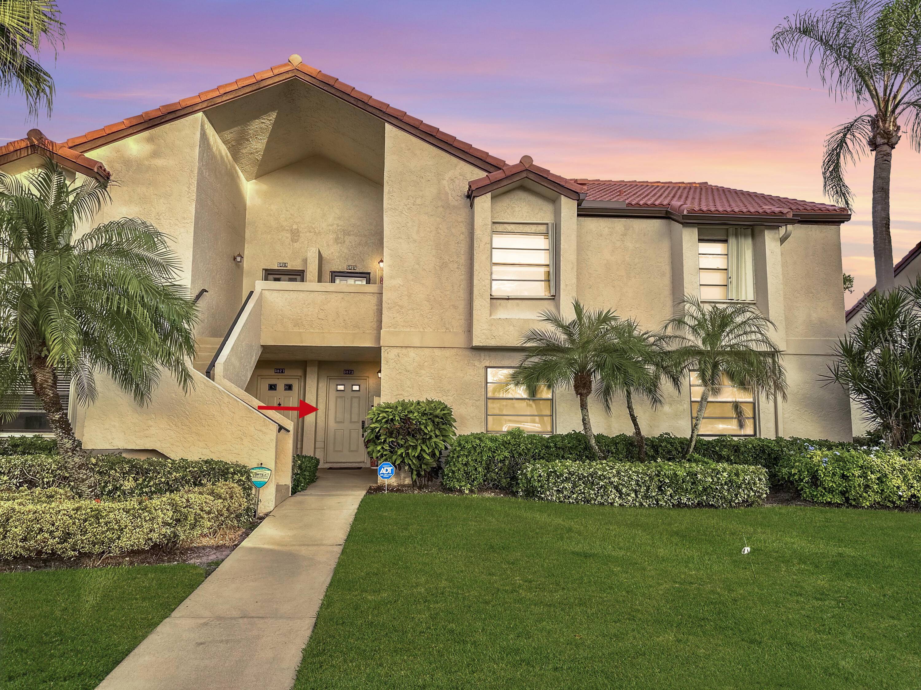 Beautifully Upgraded Condo with Stunning Lake Views in Aberdeen East Experience the best of active adult living in this exceptional ground floor corner unit located in the desirable Coves of ...