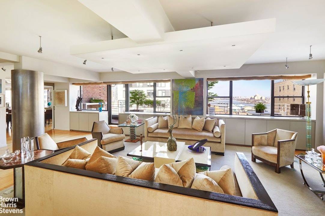 An Indoor and Outdoor Oasis !