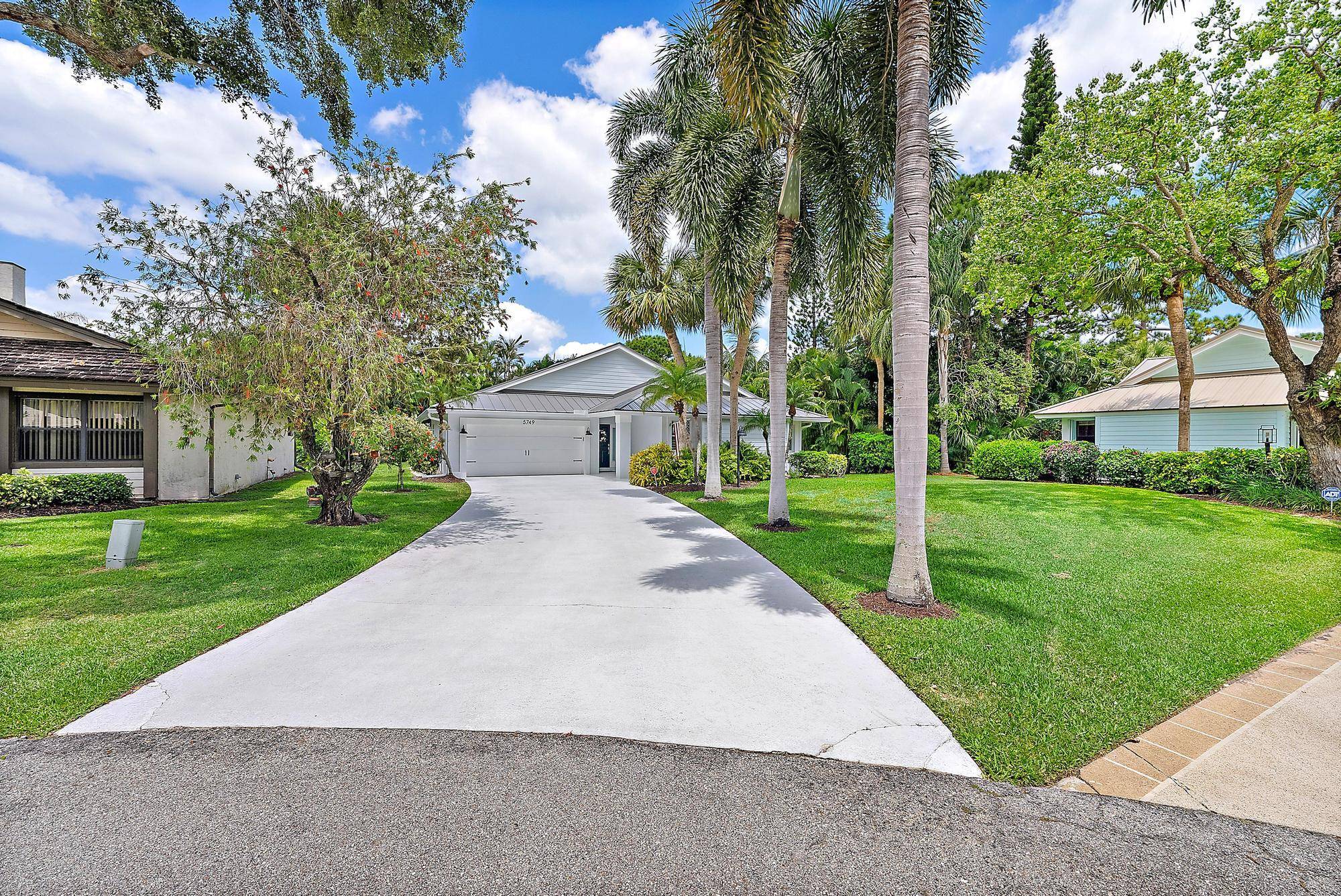 Come see this 3 bedroom, 2 bath CBS home located on a quiet cul de sac in Jupiter, Florida.