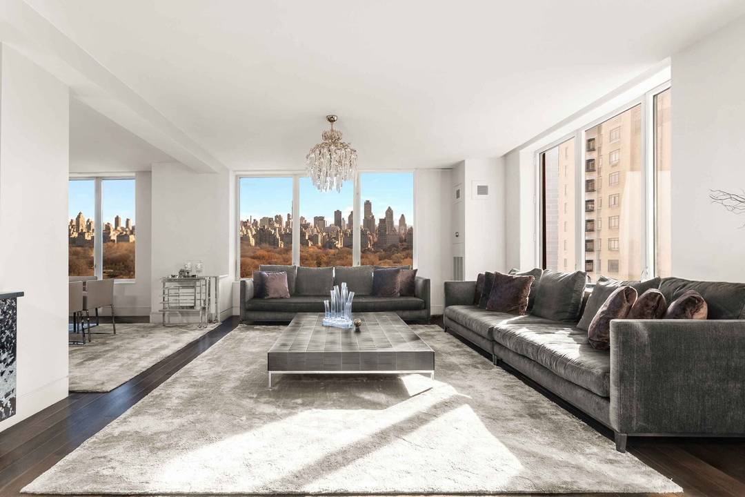 Perched high on the 23rd floor with direct, unobstructed Central Park views, this sensational four bedroom, four and a half bathroom residence is located in the highly sought after Park ...