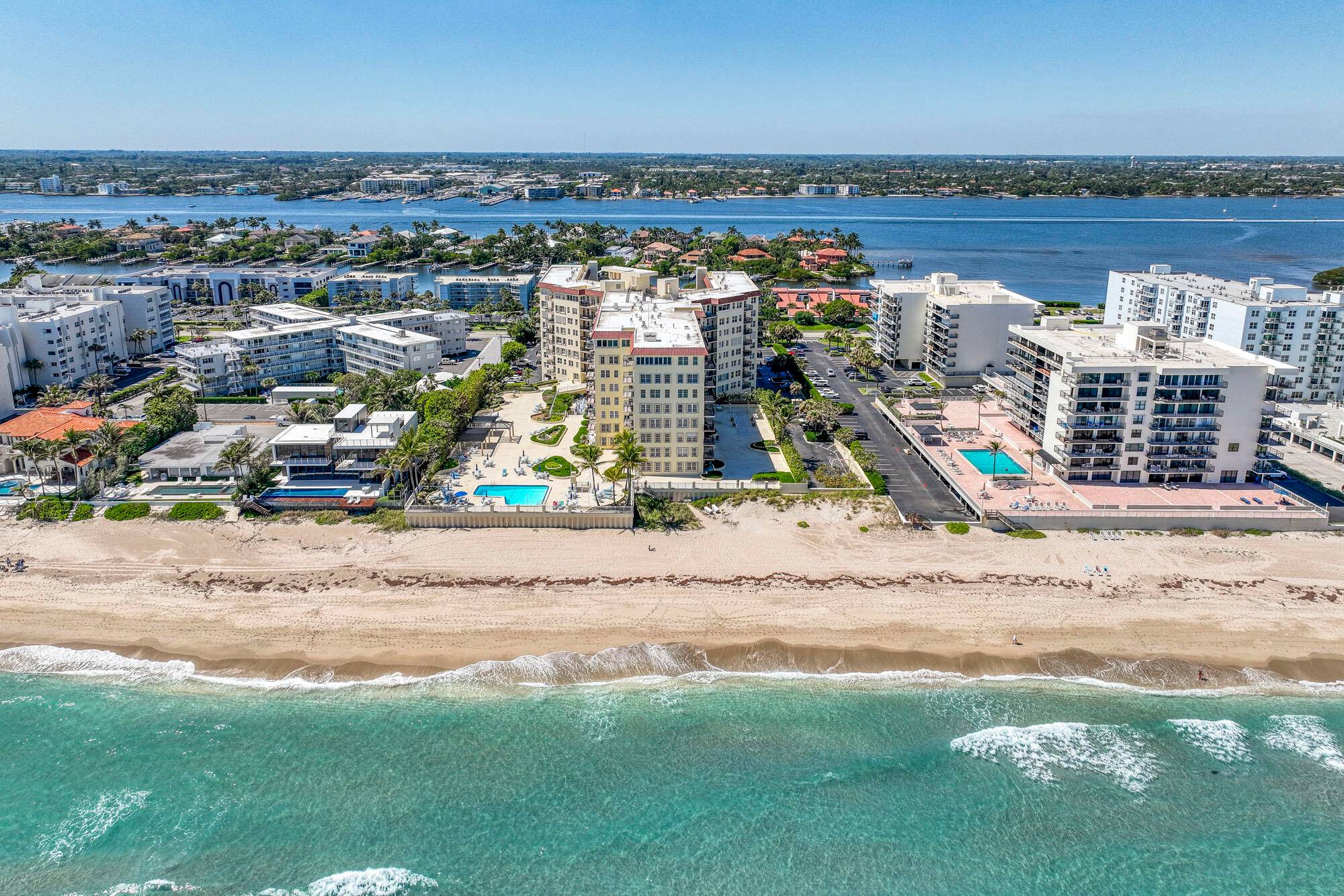 Beautiful condo on beach ocean with exceptional views and close to everything including airport, Publix, restaurants !
