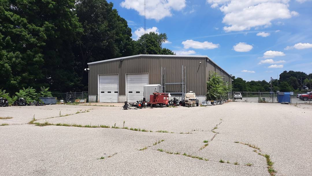 Located in the General Commercial Zone this 7, 500 square foot building is located in downtown Putnam.
