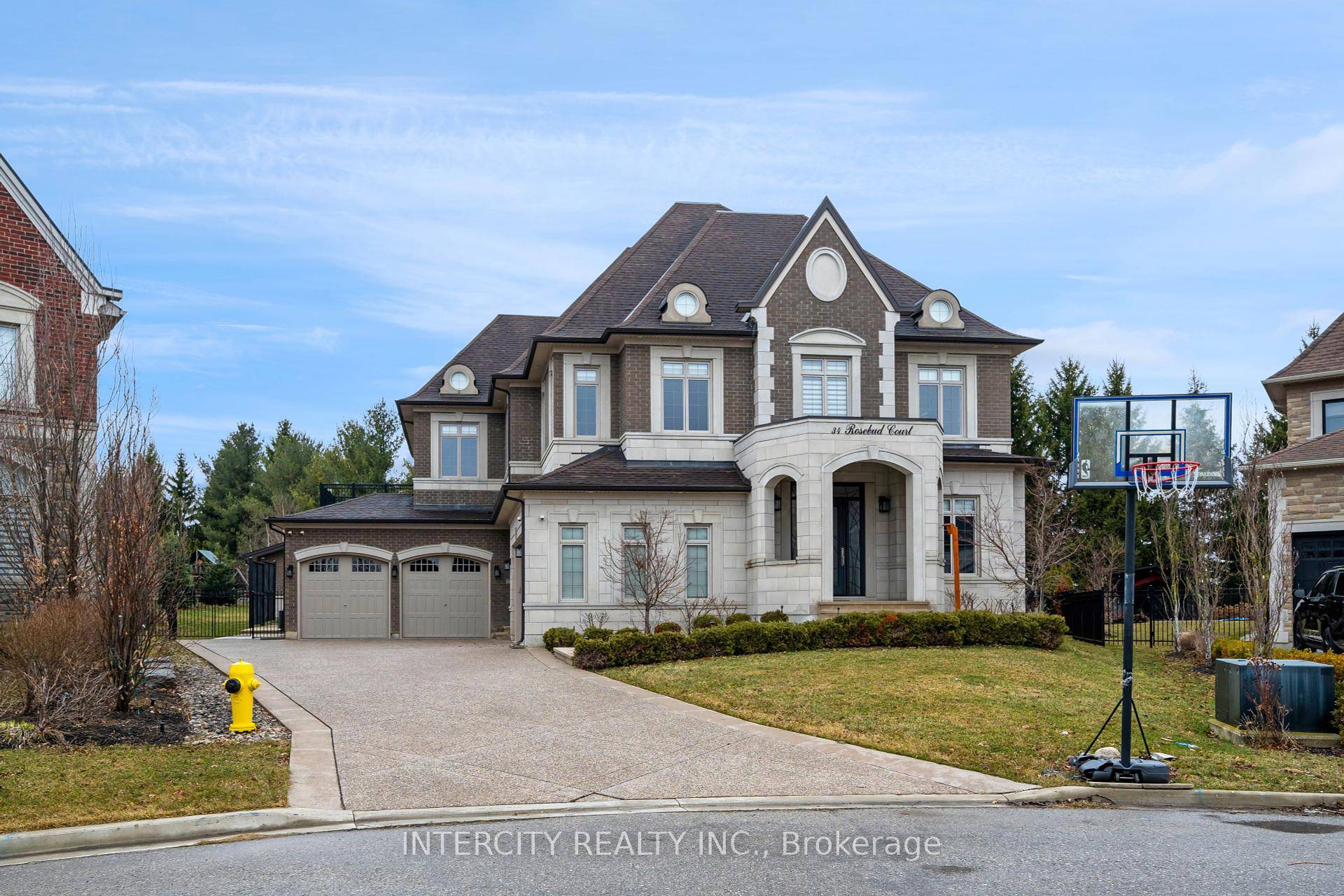Welcome to 34 Rosebud Crt.