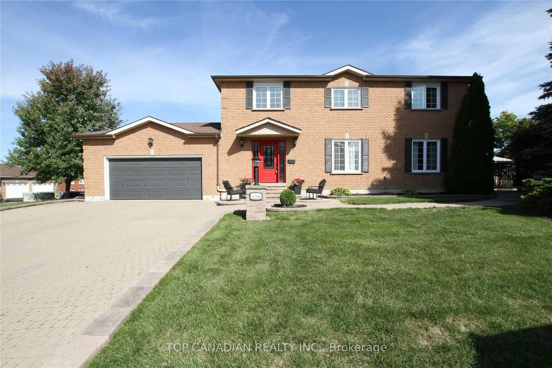 Beautiful 2 Story On Small Quiet Court.
