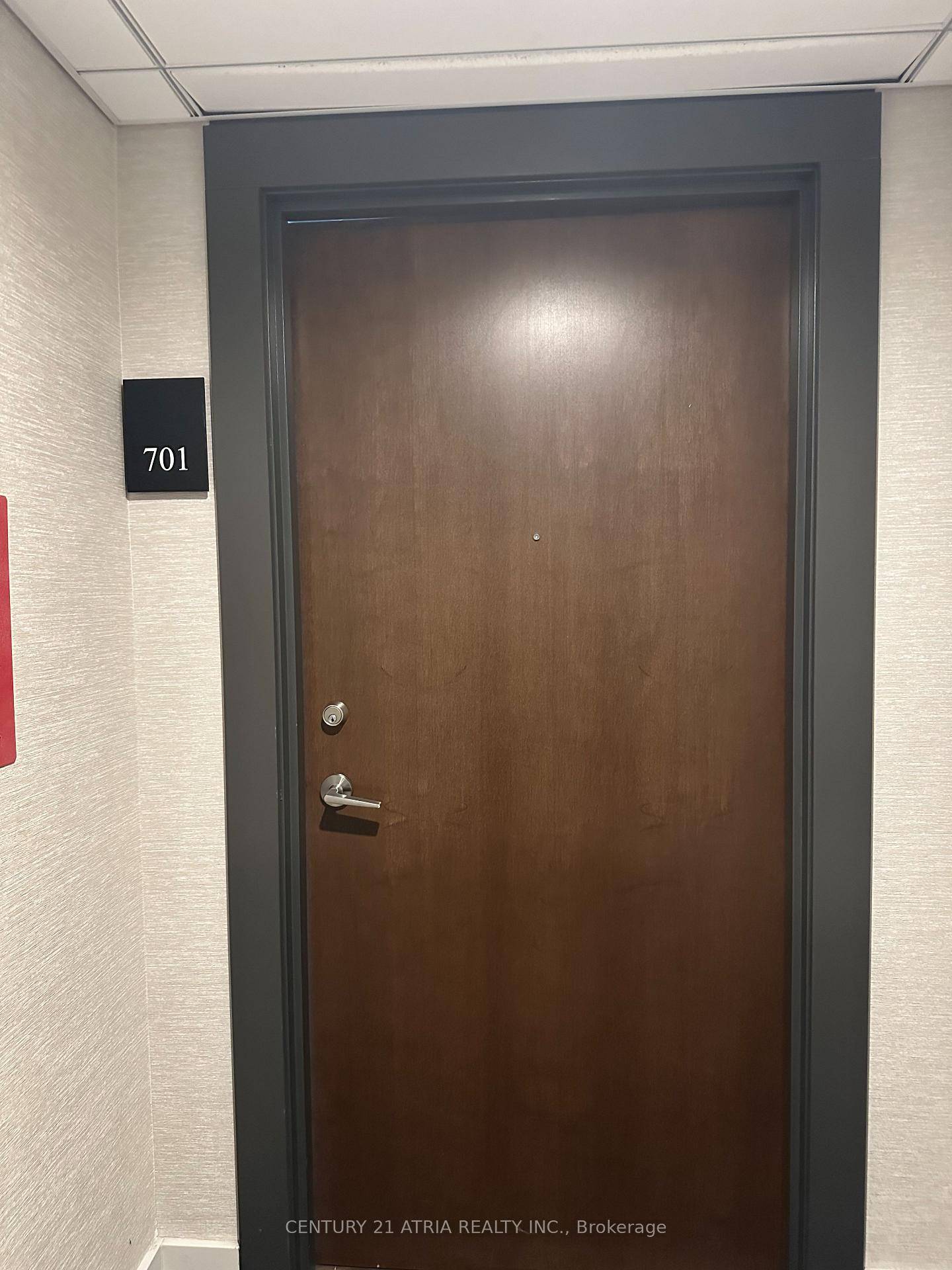 3 Year New 510 Sq Ft 1 Br Condo.