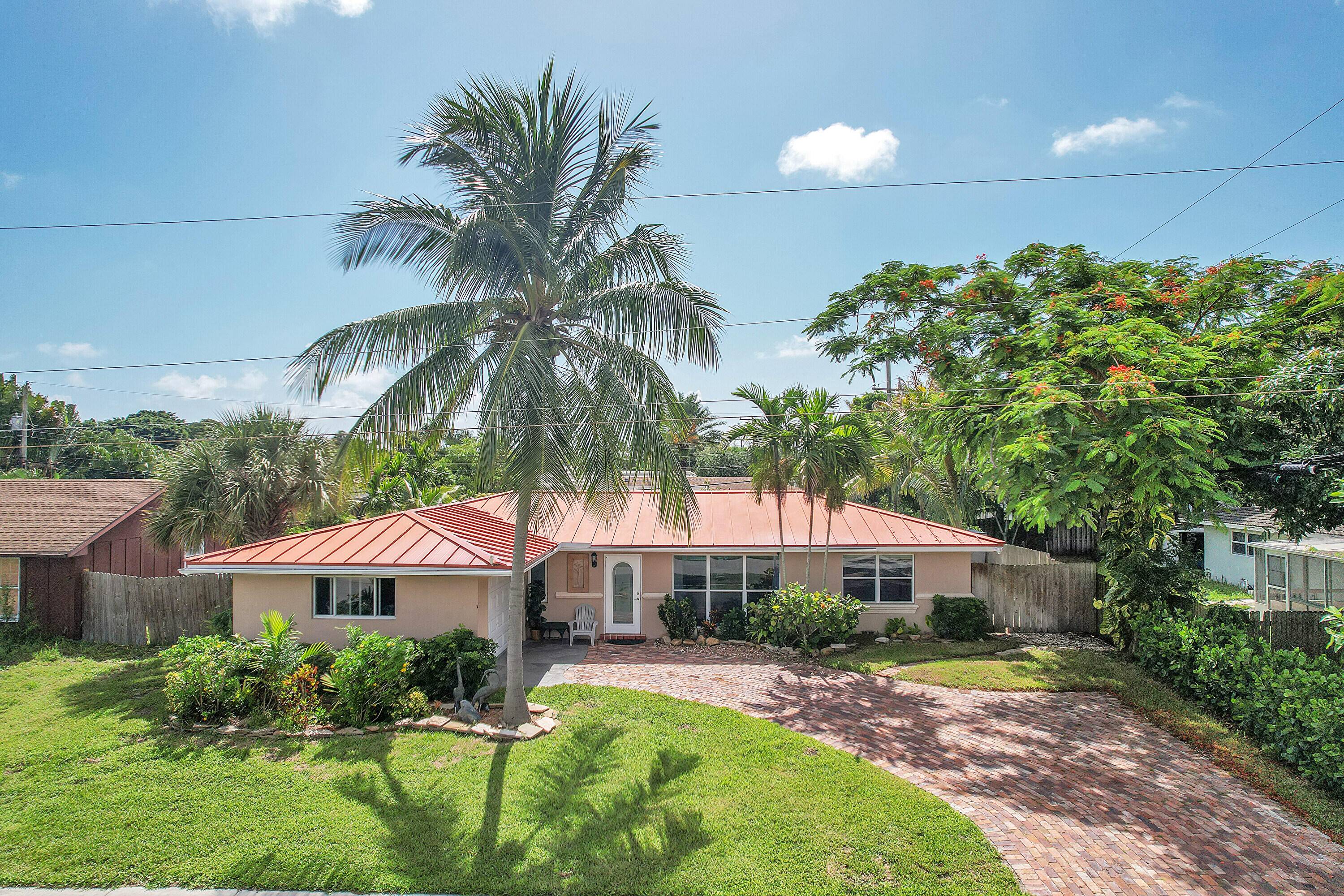 Step into your own private oasis in beautiful Boca Raton.