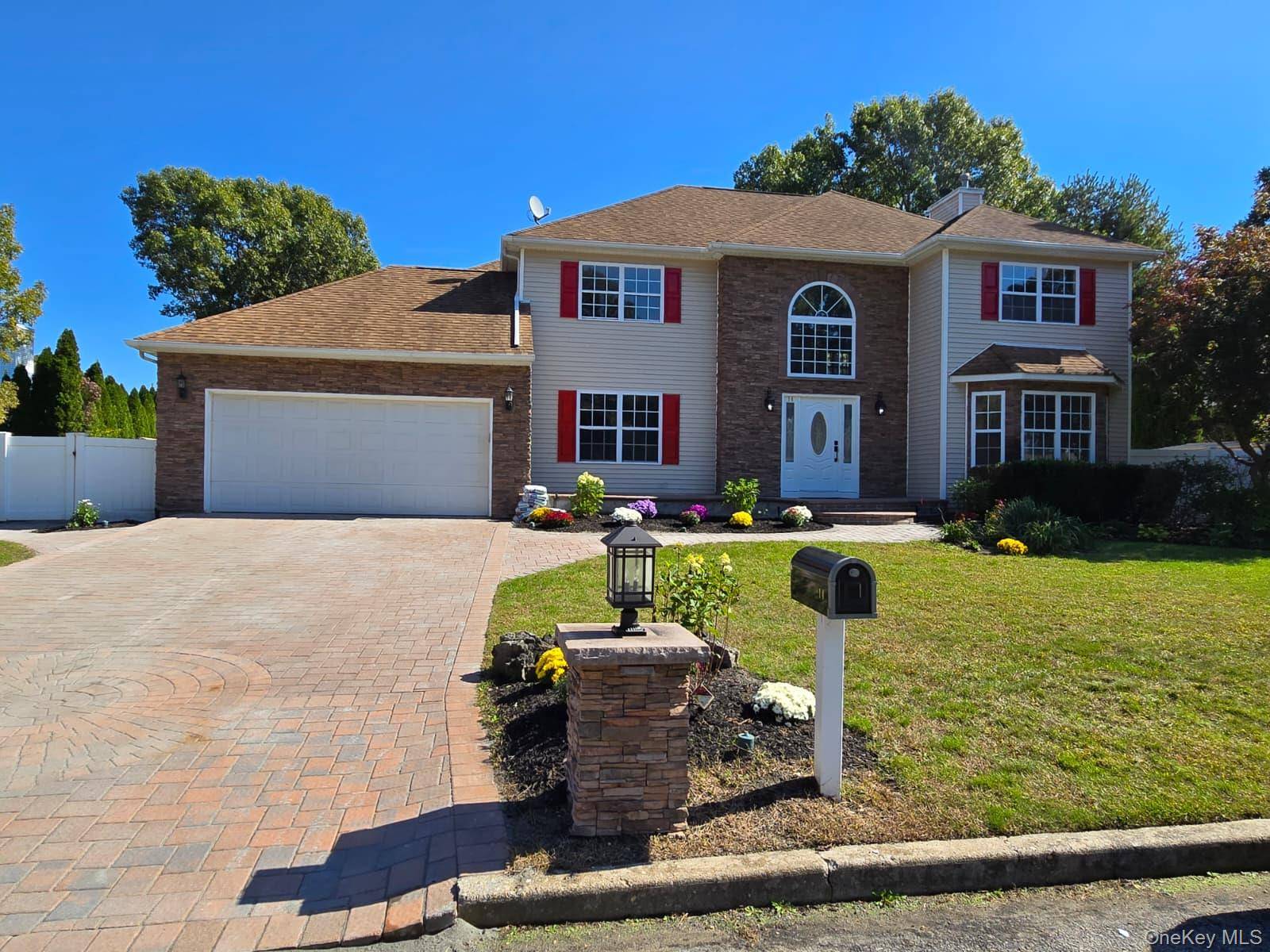 Welcome to this stunning and spacious 2, 880 sq.