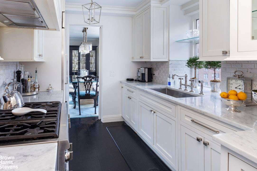 A Sophisticated Sanctuary at the Intersection of Upper East Elegance and Midtown Prestige.