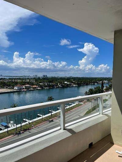 MIAMI BEACH Rent Carriage Club North Condo ONE OF A KIND UNIT, Building on Millionaire's Row Beautiful Intracoastal, Bay Marina Water views.