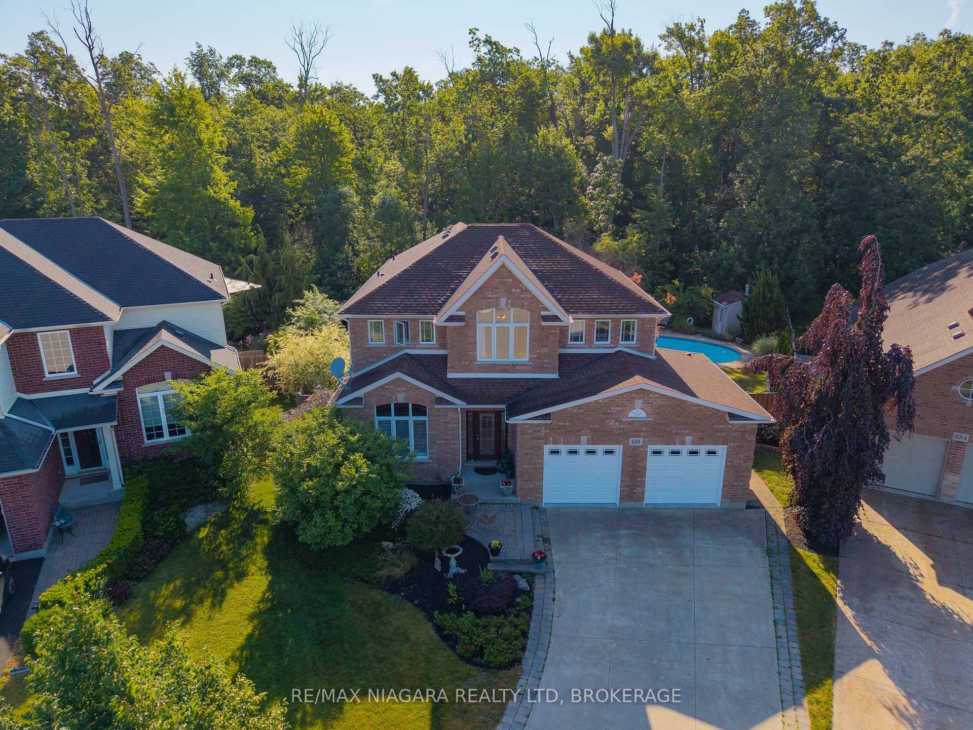 Welcome to 690 Brian St a spacious and well maintained 5 bedroom, 4 bathroom family home tucked away on a quiet cul de sac on one of Fort Erie's most ...