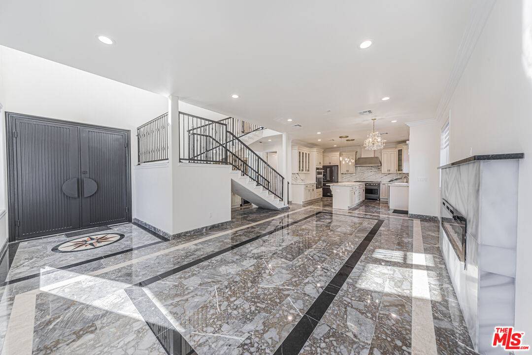 2017   Centinela Ave 5BR Santa Monica La