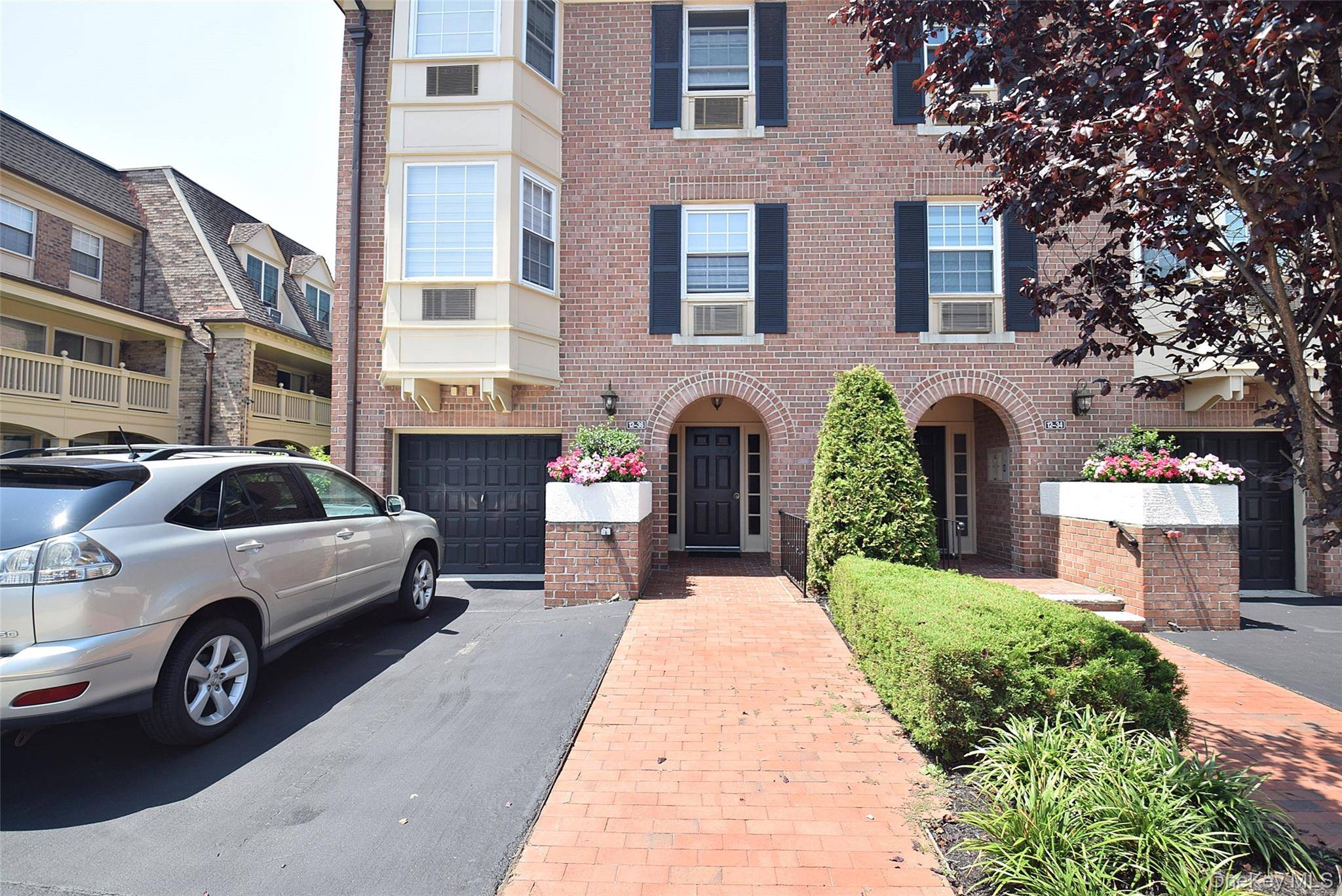 BAYBRIDGE LUXURY CONDO amp ; GATED COMMUNITY WITH RESORT STYLE LIVING, SIMPLEX, CORNER UNIT 1 BR, MINT CONDITION, TOTALLY UPDATED 1 BEDROOM, 1 BATHS, WITH PATIO, WOOD FLOORS, WASHER DRYER, ...
