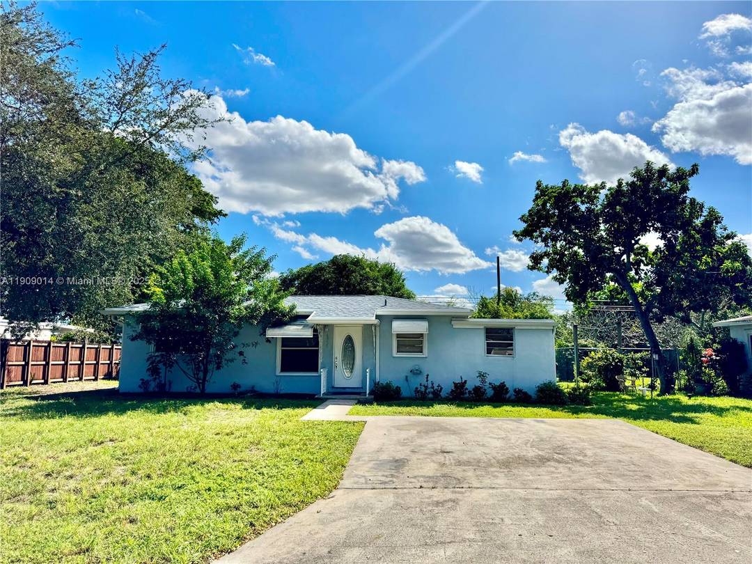 Welcome to this charming and well maintained single family home in the highly desirable Hollywood Beach area.