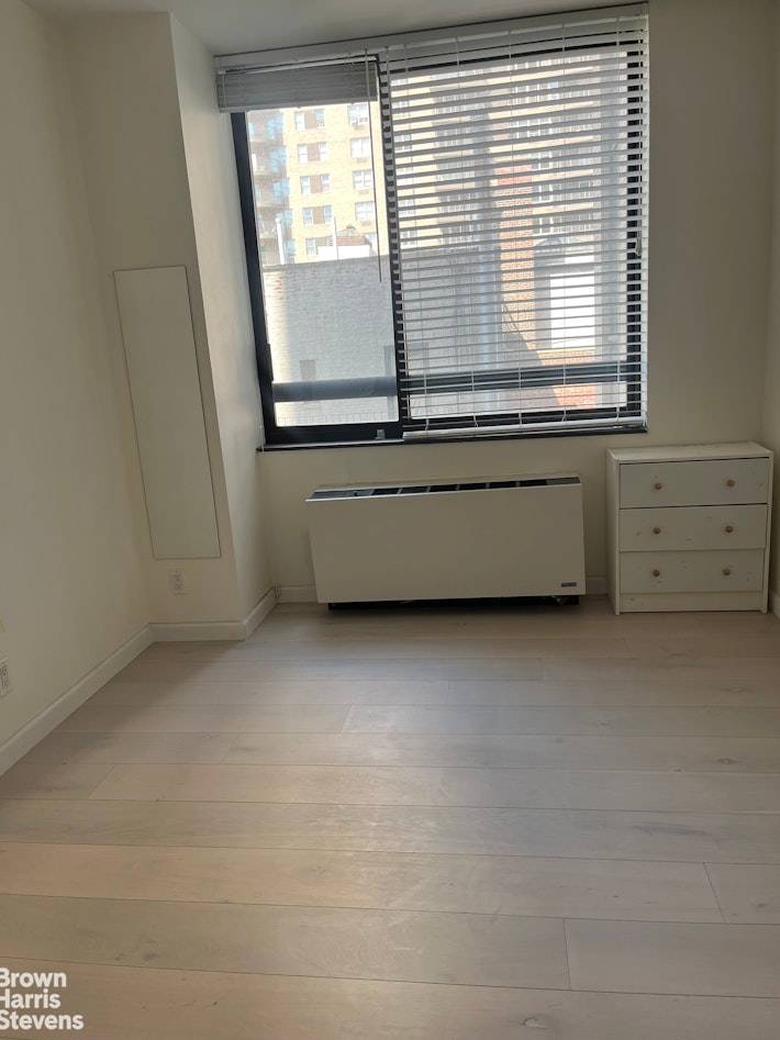 Introducing a truly exceptional Upper East Side condominium residence, nestled in the esteemed Evans Tower.