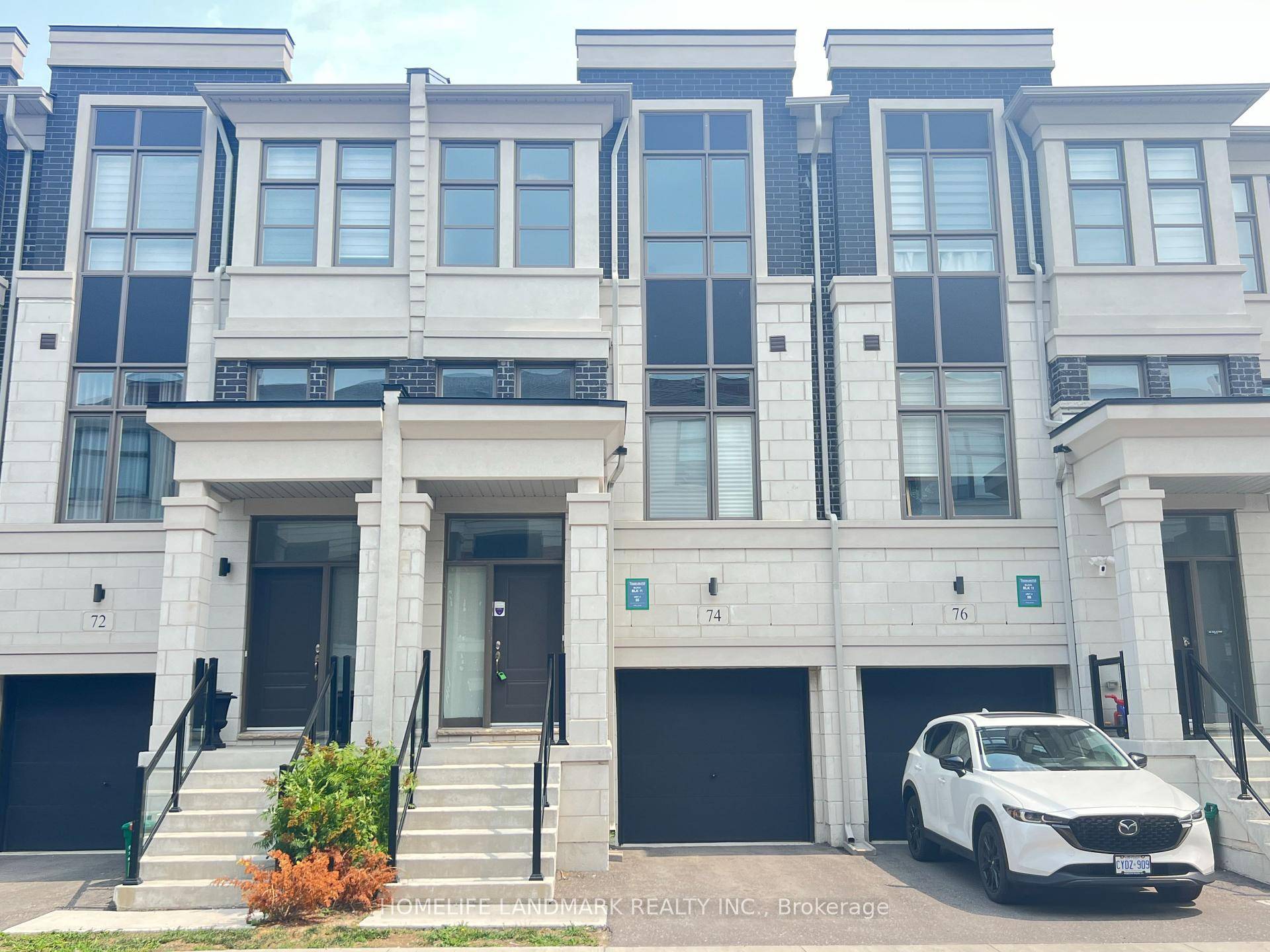 Three Year New Luxury Town Home Built by Treasure Hill, High Ceilings 10' On Main, 9' On 2nd, Spacious amp ; Function Layout.