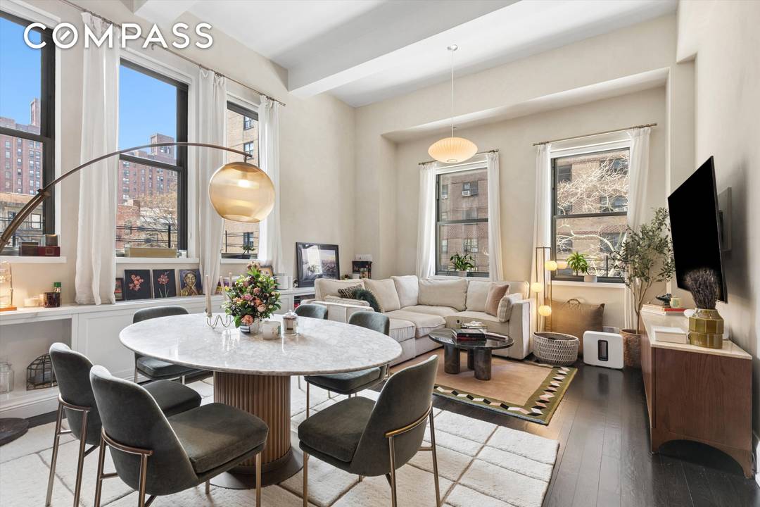 This spacious West Chelsea Condo Loft features 2 Flex 3 Bedrooms, 2 spa inspired Baths, separate Den Home Office, and soaring 13 foot ceilings.