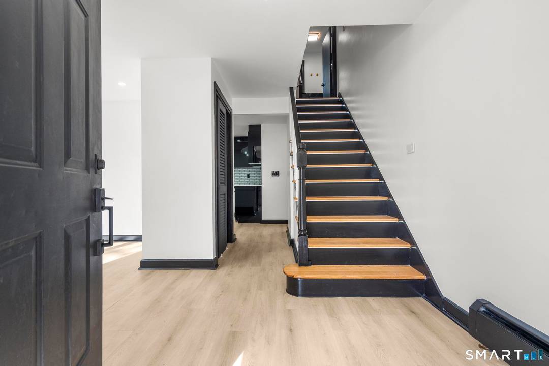 Stunning Reconstructed Showstopper with Designer Finishes !