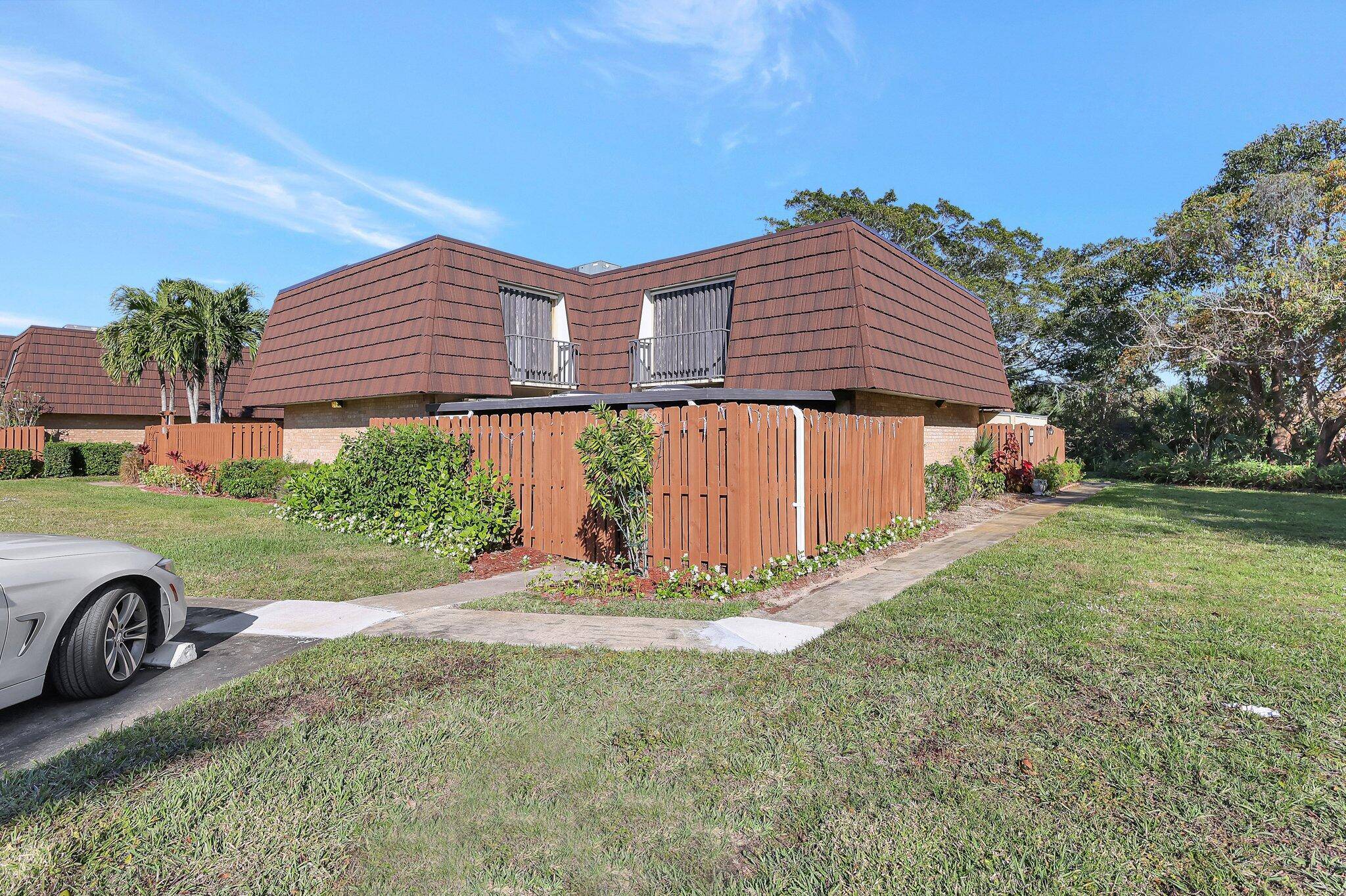 This two bedroom, two bathroom home sits on an approximately 5, 280 square foot lot.