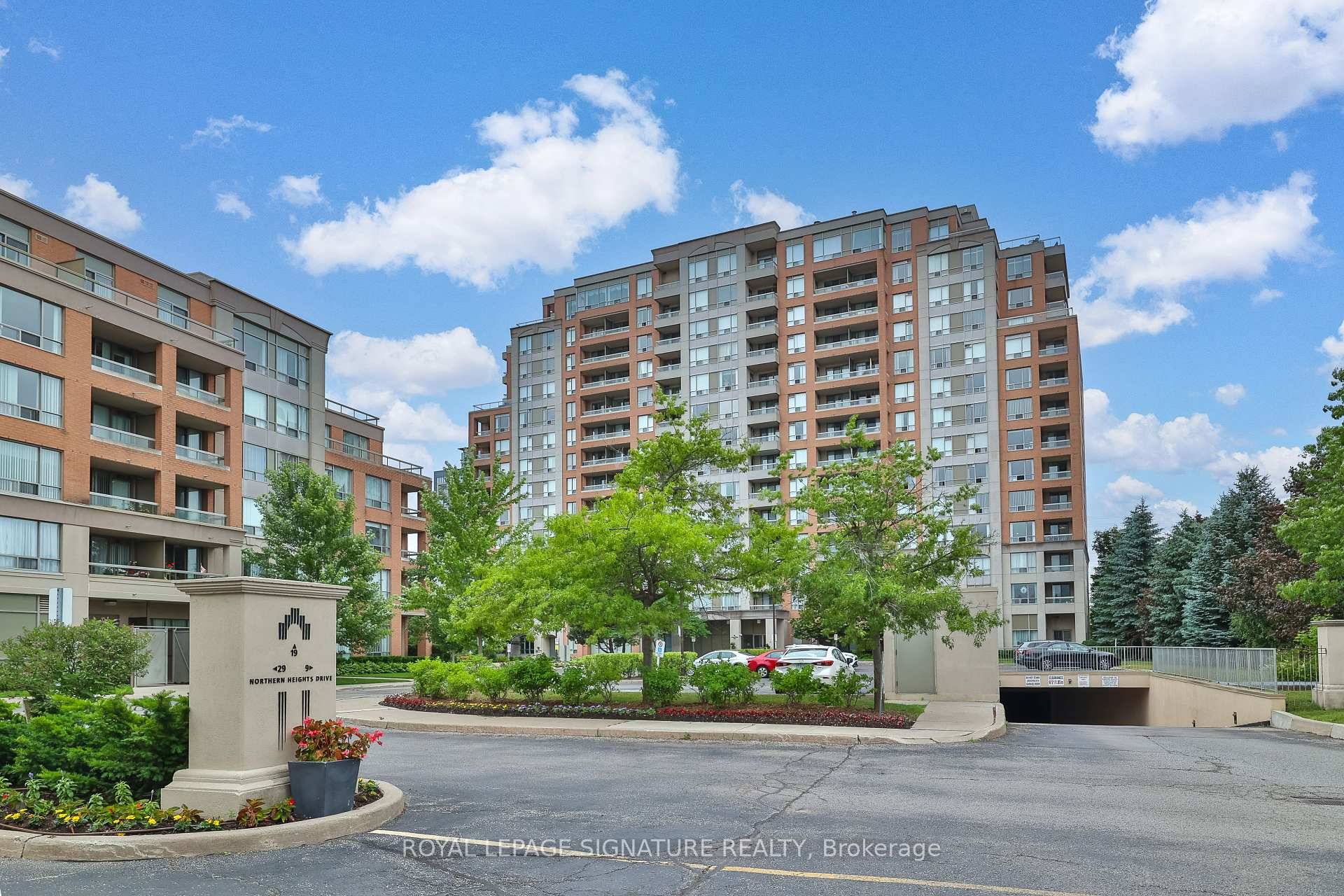 Welcome to this beautifully updated 1 1 bedroom condo in the sought after Empire Place on Yonge, ideally located in the heart of Richmond Hill.