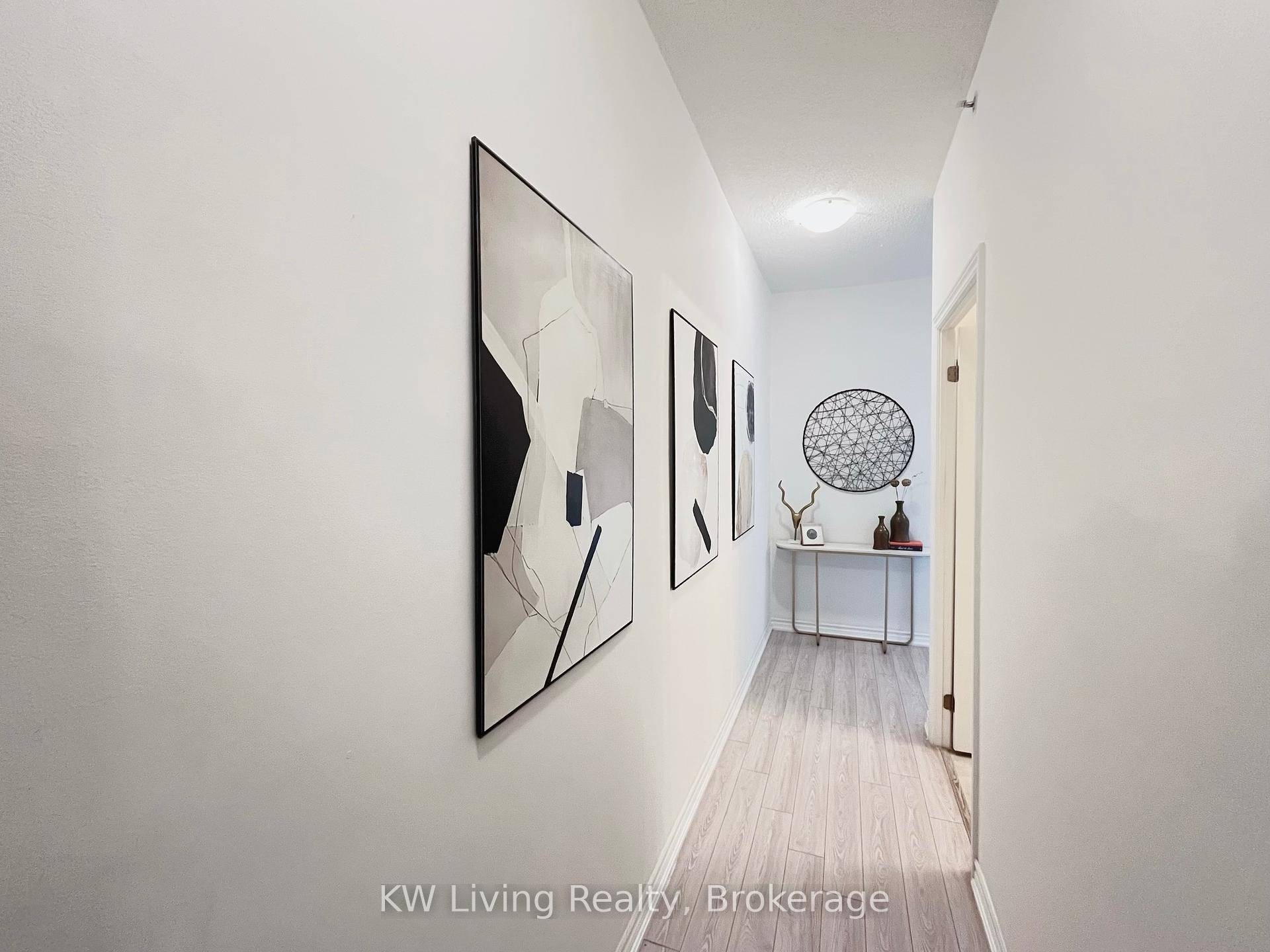 Live Effortlessly in Your Sun Kissed Urban Retreat Discover a lifestyle of ease and elegance in this stunning 755 sq.