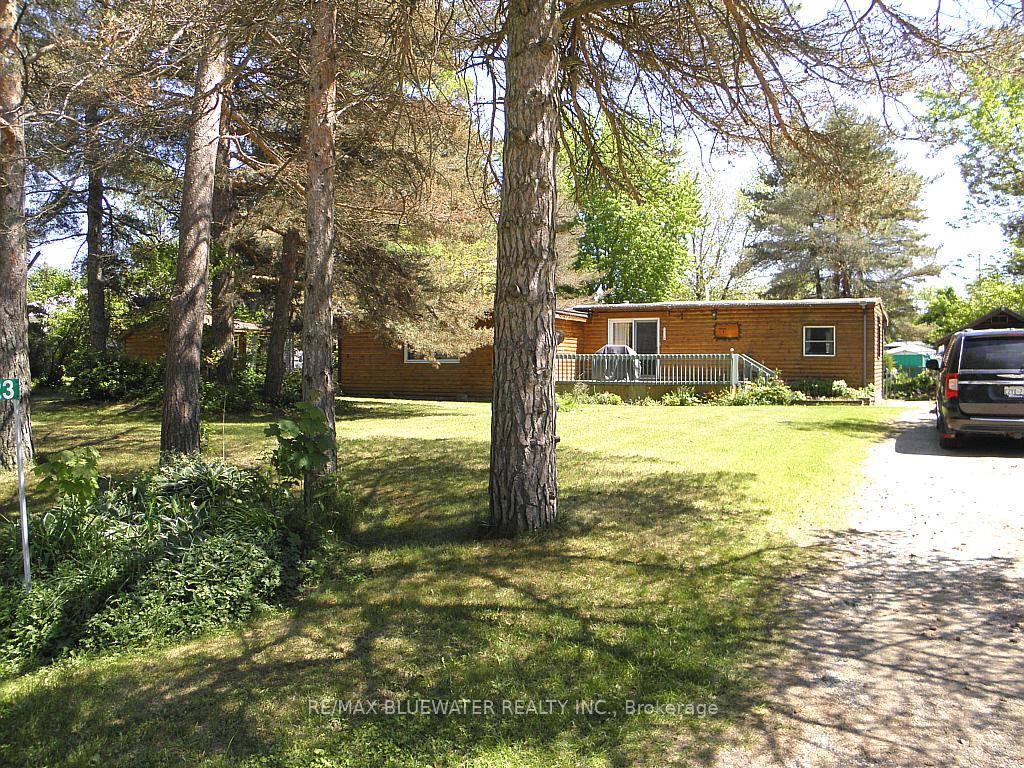 Four season modular home on separate lot as part of Huron Shores Park, 1 2 block to great sand beach at Ipperwash.