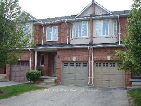 Cozy 2 Storey Townhouse with 3 Bedrooms at the centre of Markham and the best schools zone in Unionville.