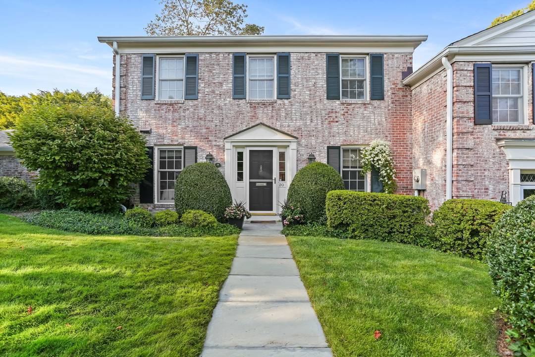 This spacious 3 bedroom, 2 full 2 half bath townhouse offers luxury, care free living within an easy walk to the quaint New Canaan village with a variety of restaurants, ...