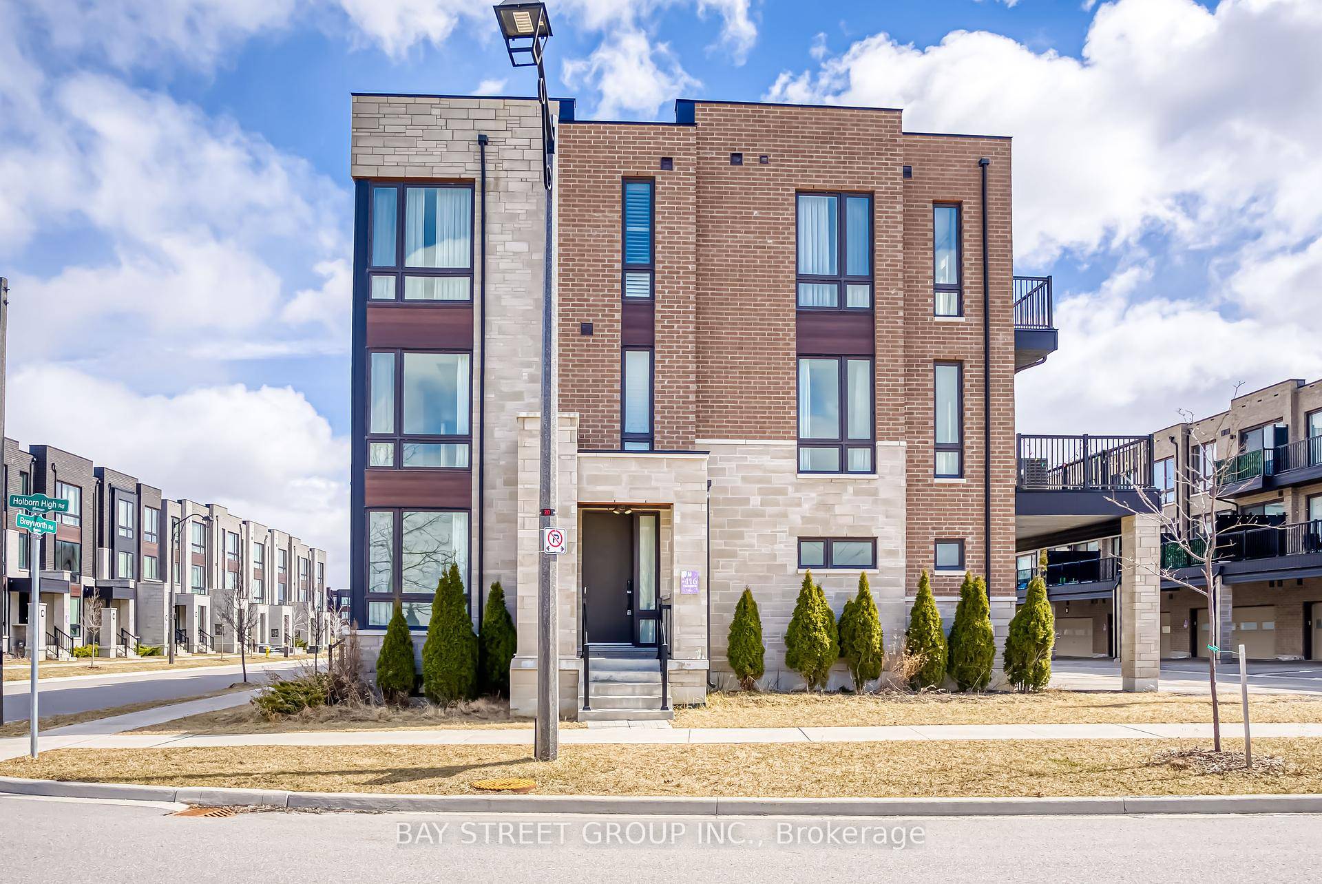 Sun Filled Abbey Lane Modern Towns W Double Car Garage In High Demand Markham Community.