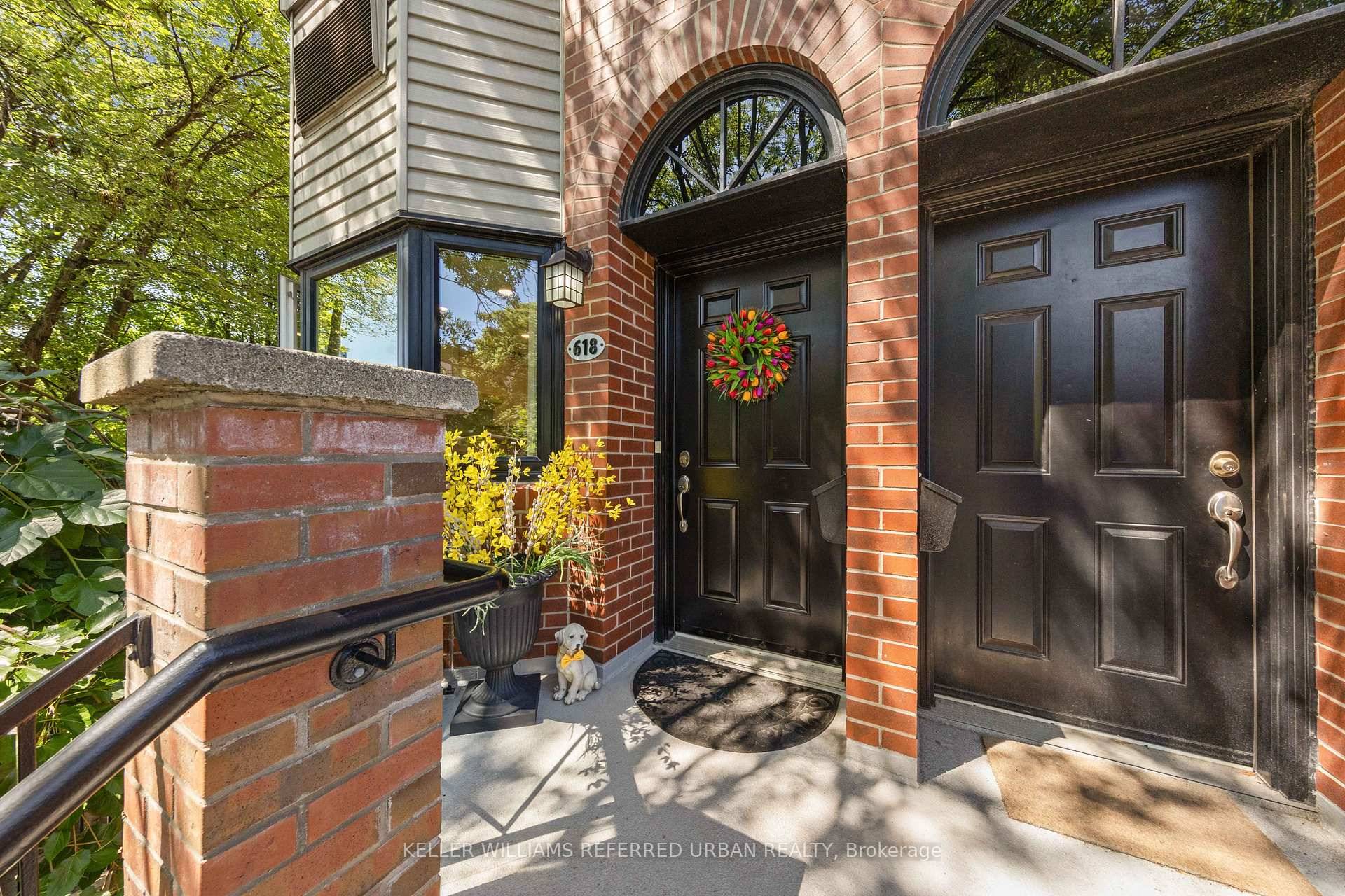 Your Family Ready Townhome in King West Downtown Toronto awaits you !