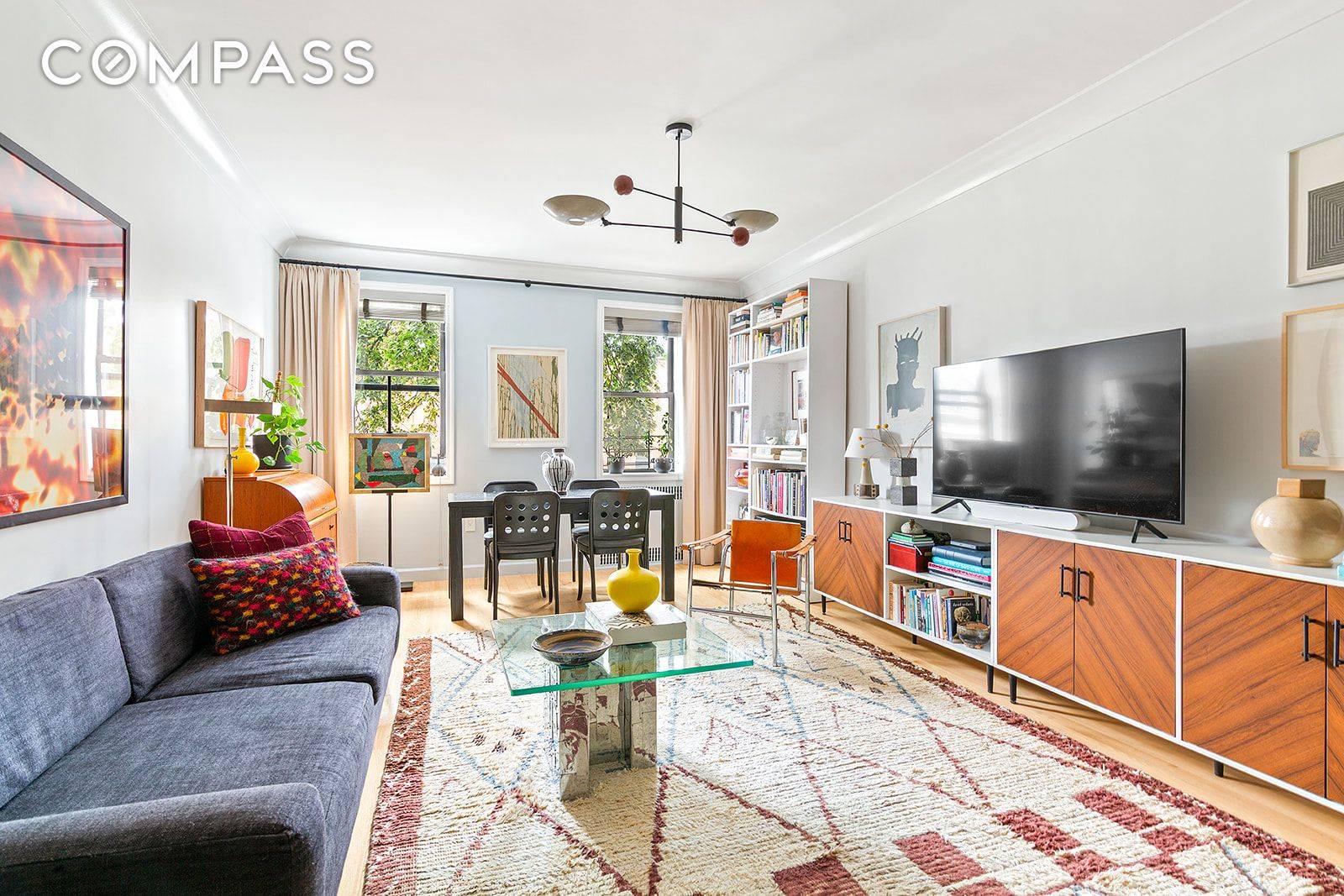 Welcome to 811 Cortelyou Road, Apartment 2L a beautifully gut renovated, oversized one bedroom home perfectly situated on the border of Kensington and Ditmas Park.