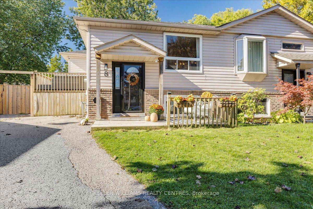 Chill Vibes amp ; Modern Living on a Quiet Court !