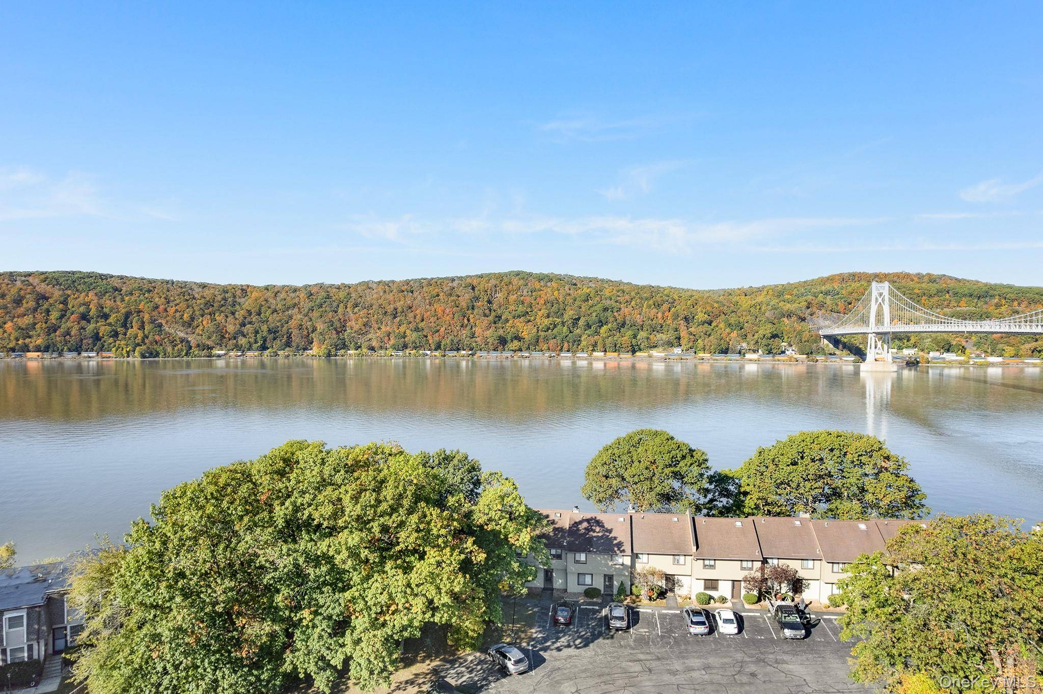Welcome to 37 Hudson Heights a fully remodeled Townhome style condo right on the Hudson River with breathtaking North and South water views !
