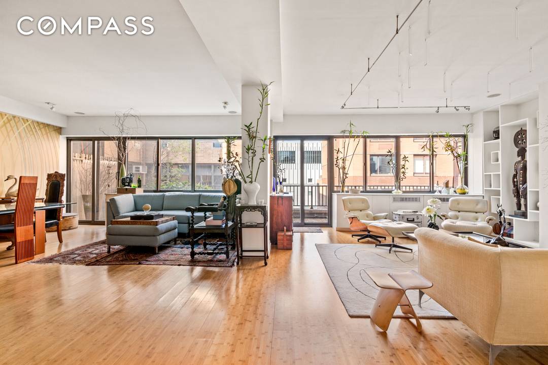 Luxury Loft Duplex w 35 foot terrace !