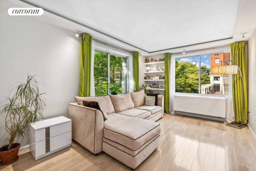New Price Seller Says Sell River Views Exquisite renovation Step into 2Q, you will be ready to purchase.