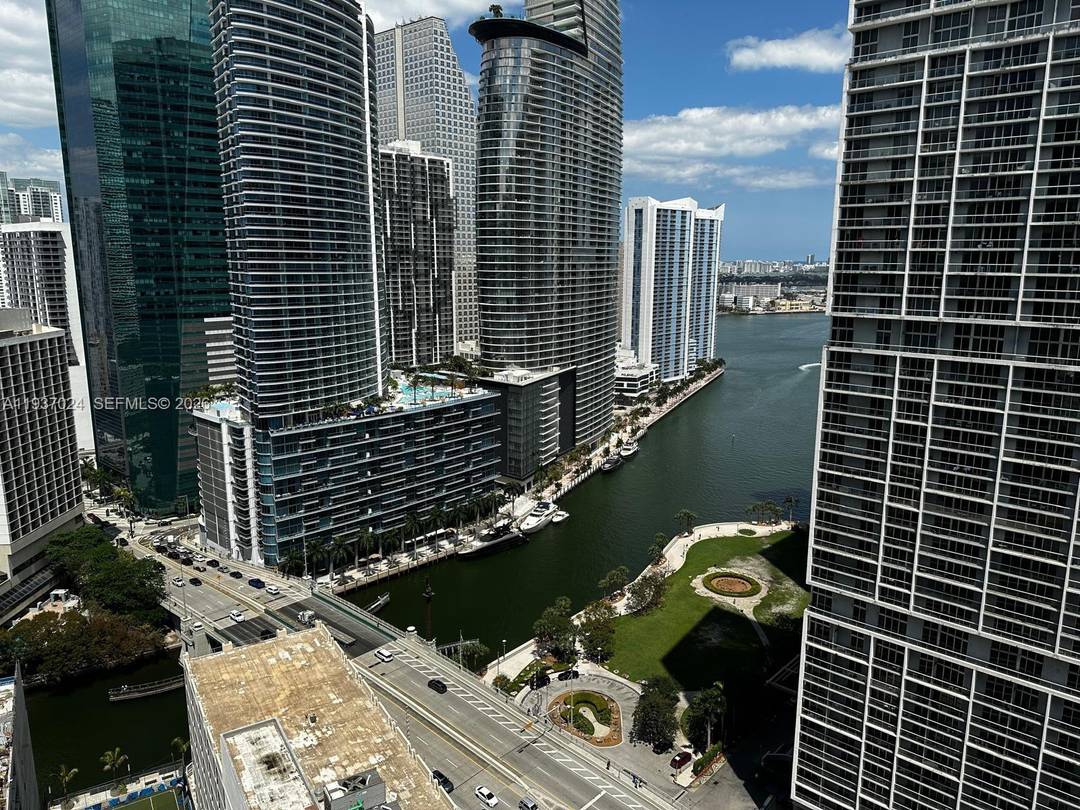 Live in the heart of Brickell !