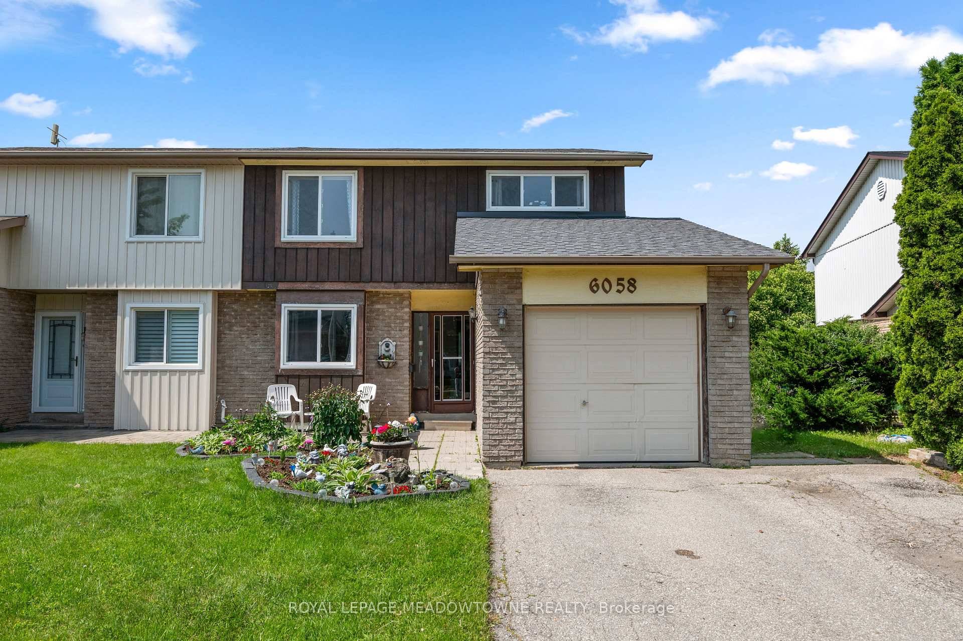 Welcome to your next Chapter in the heart of Meadowvale !