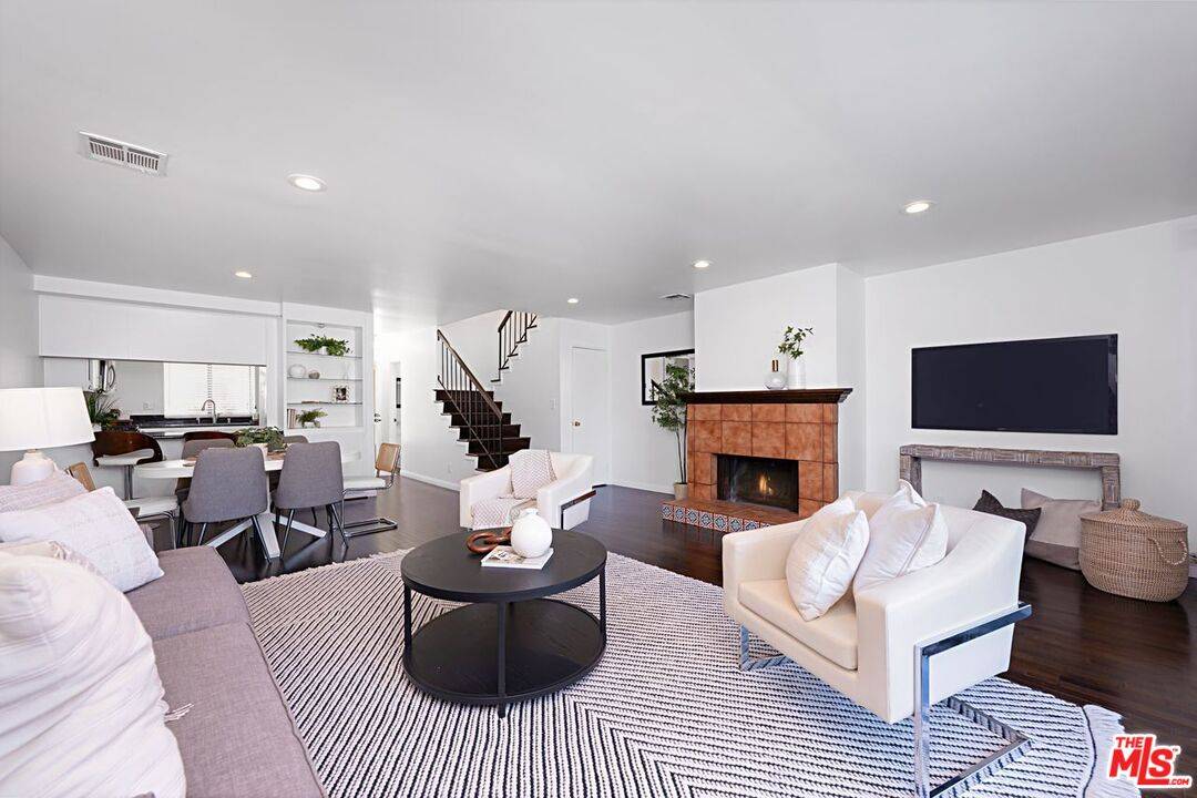 4365   Mclaughlin Ave 2BR Marina Del Rey La