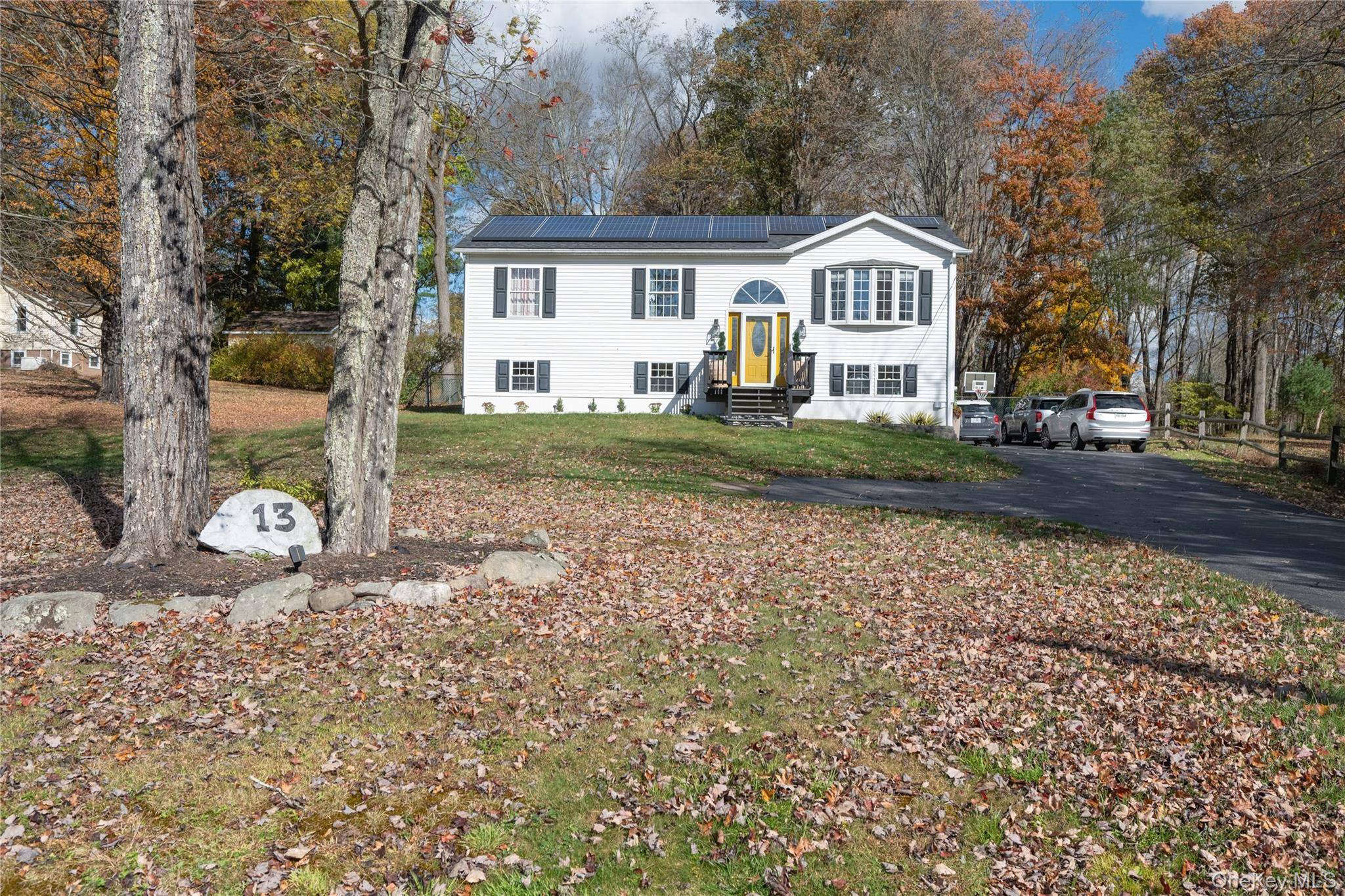 Motivated seller ! ! ! Immaculate, move in ready raised ranch home !